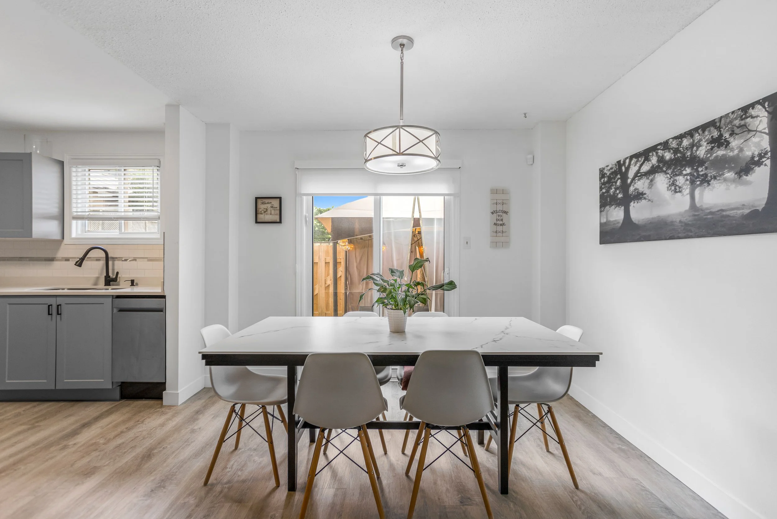 5-1855 Aldersbrook Rd-10.jpg