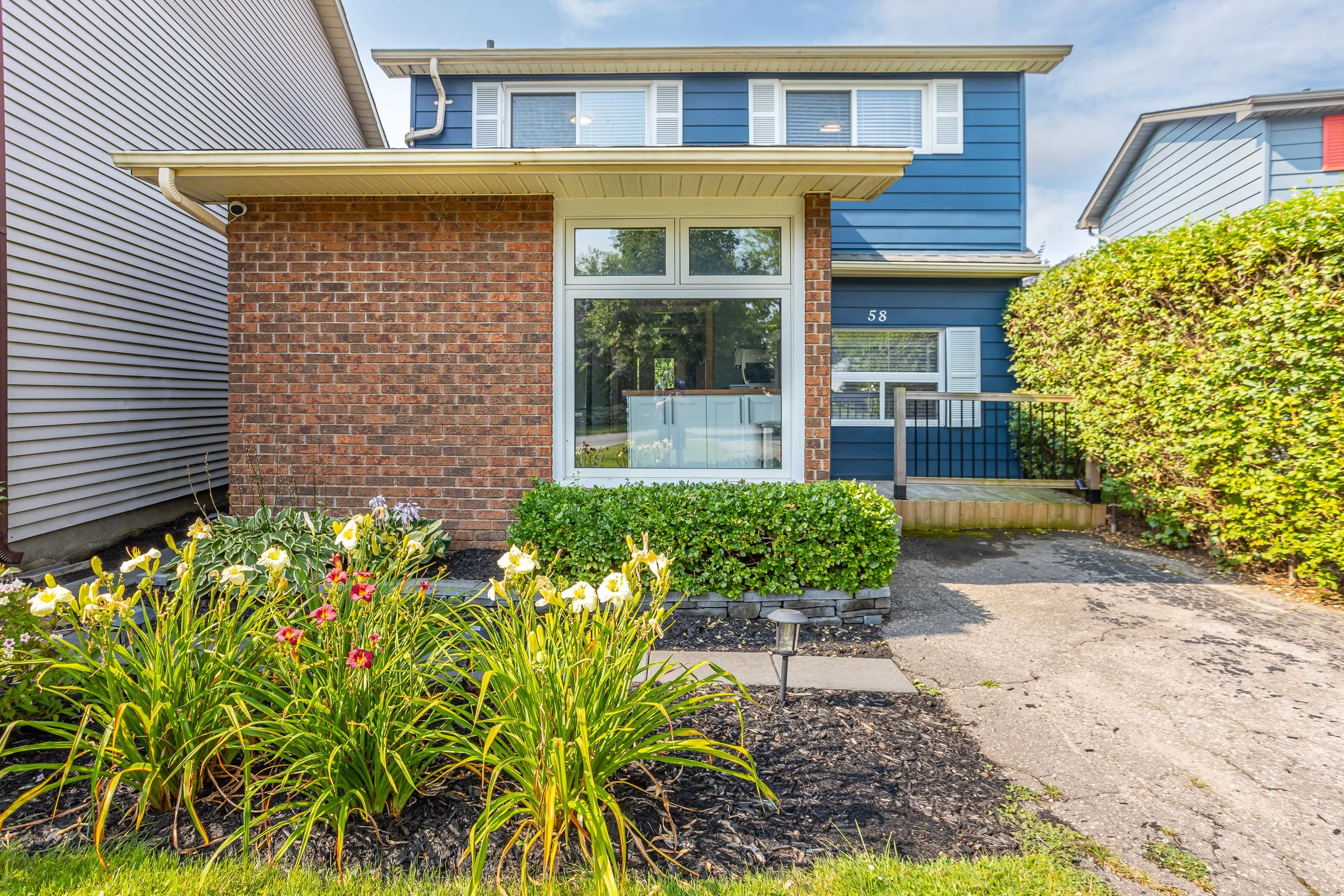 58 Olympic Cres-2.jpg