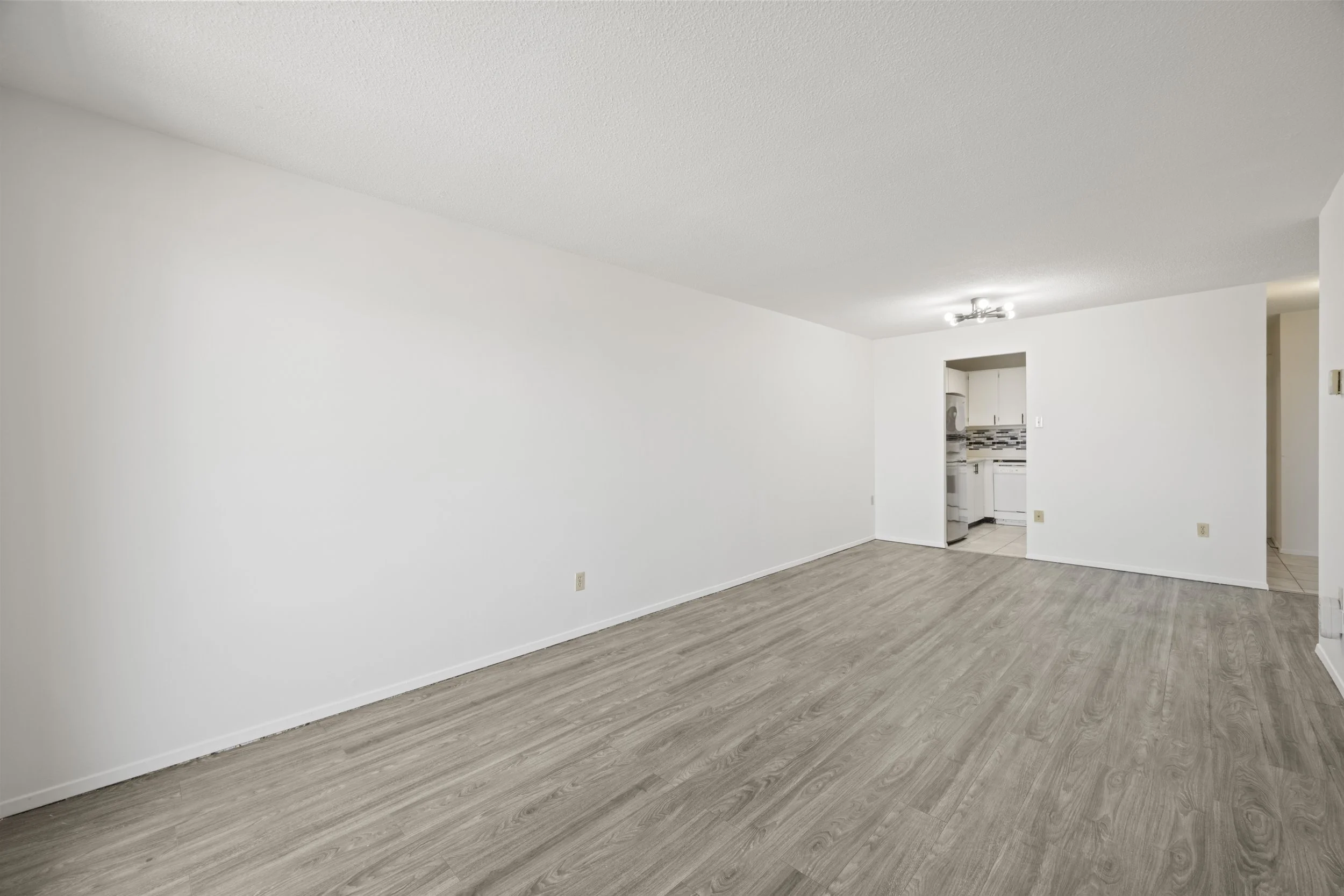 504-1104 Jalna Blvd -21.JPG