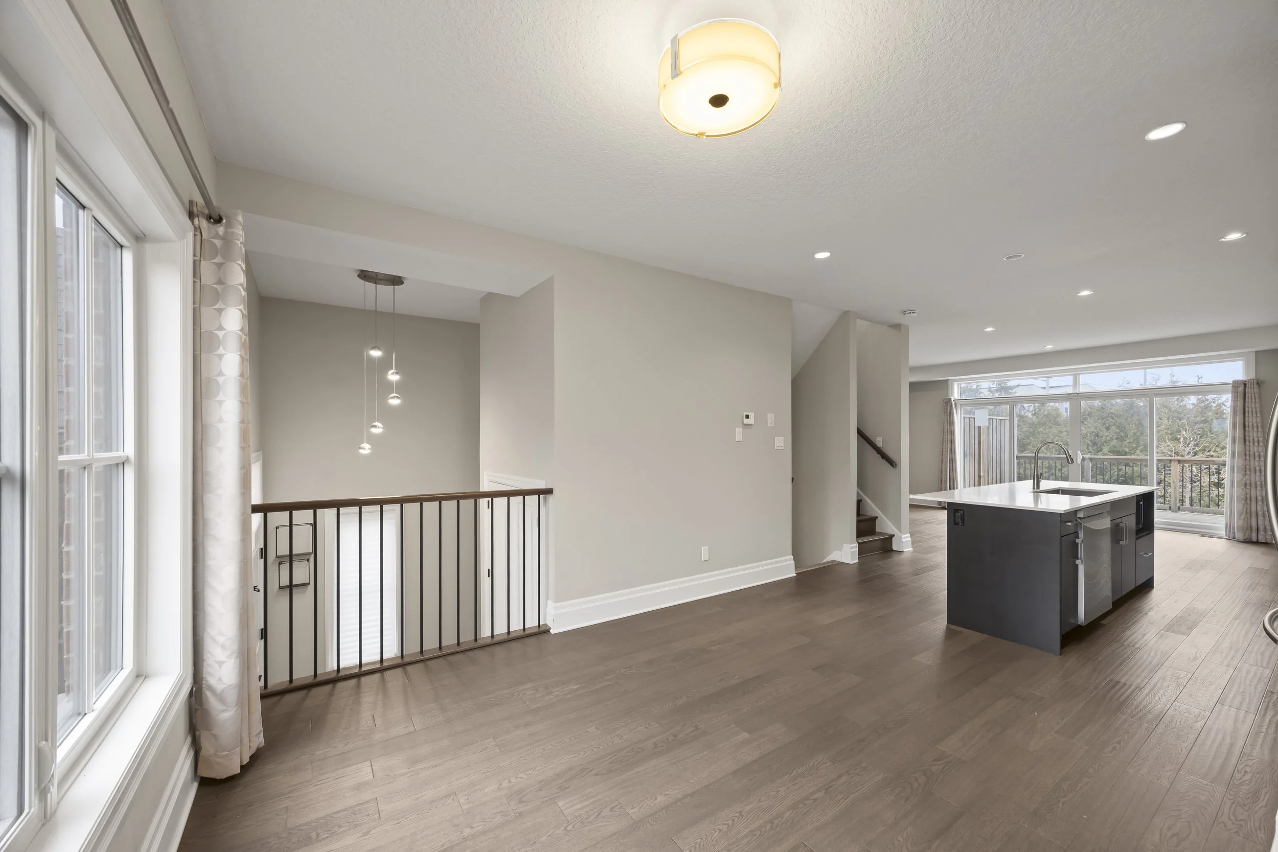 555 Sunningdale Rd E -09.JPG