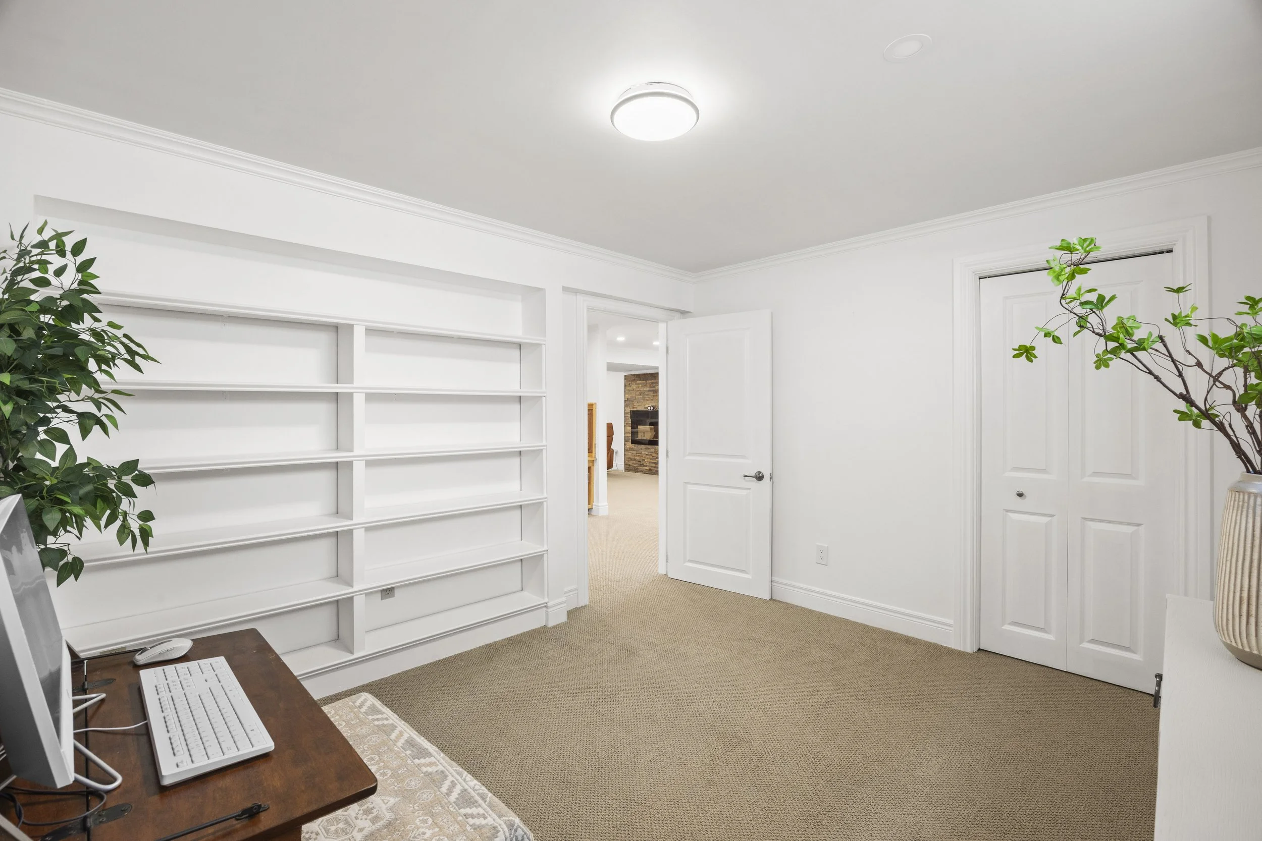 10-2080 Beaverbrook Ave -37.JPG