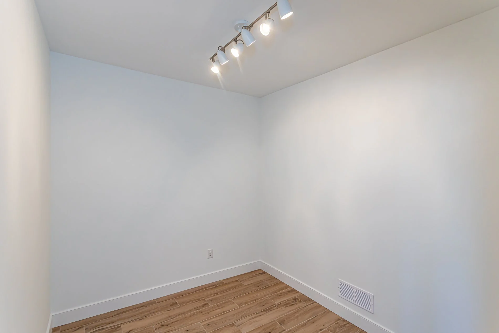 96 The Promenade-23.jpg