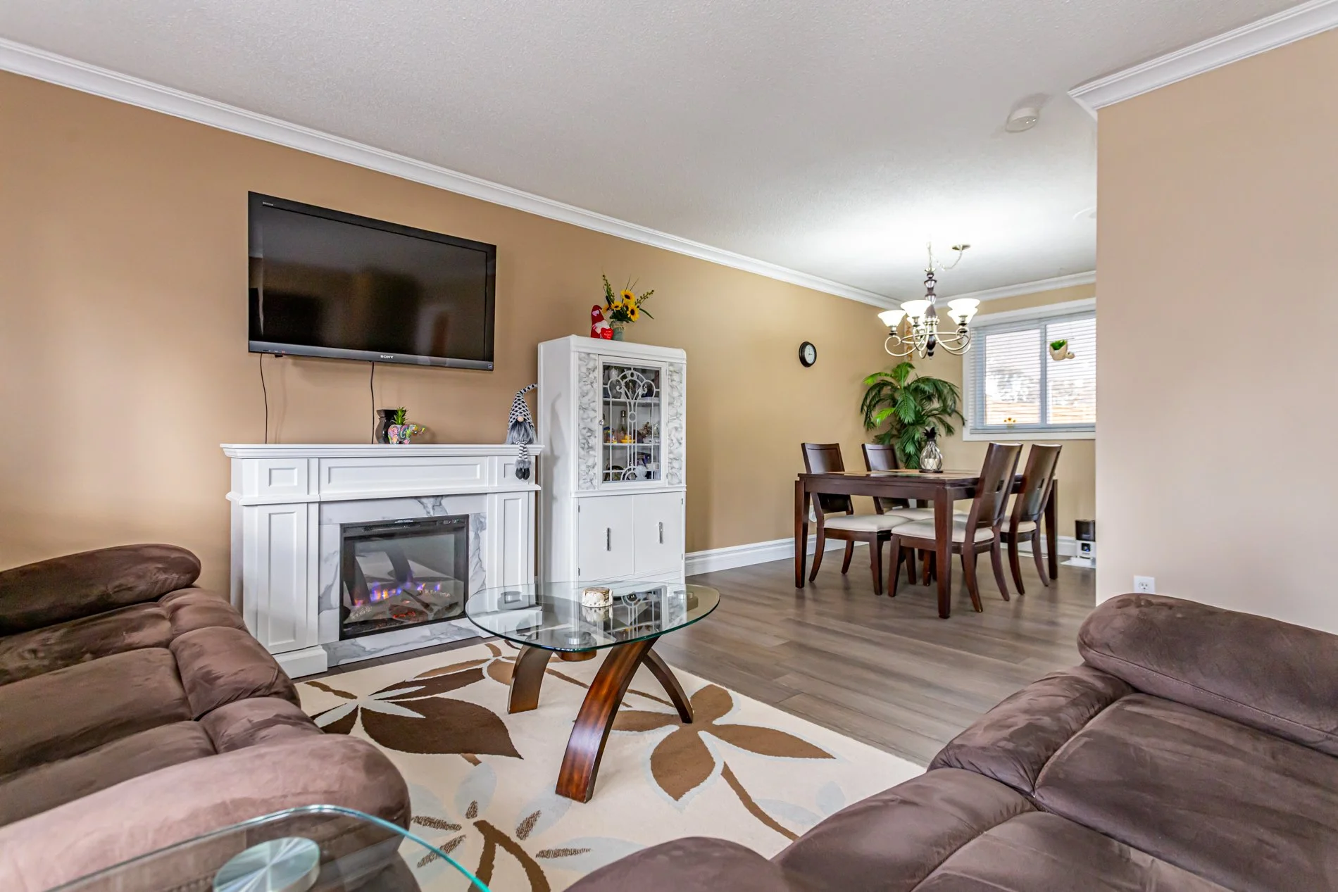 71 Clifton Cres-8.jpg