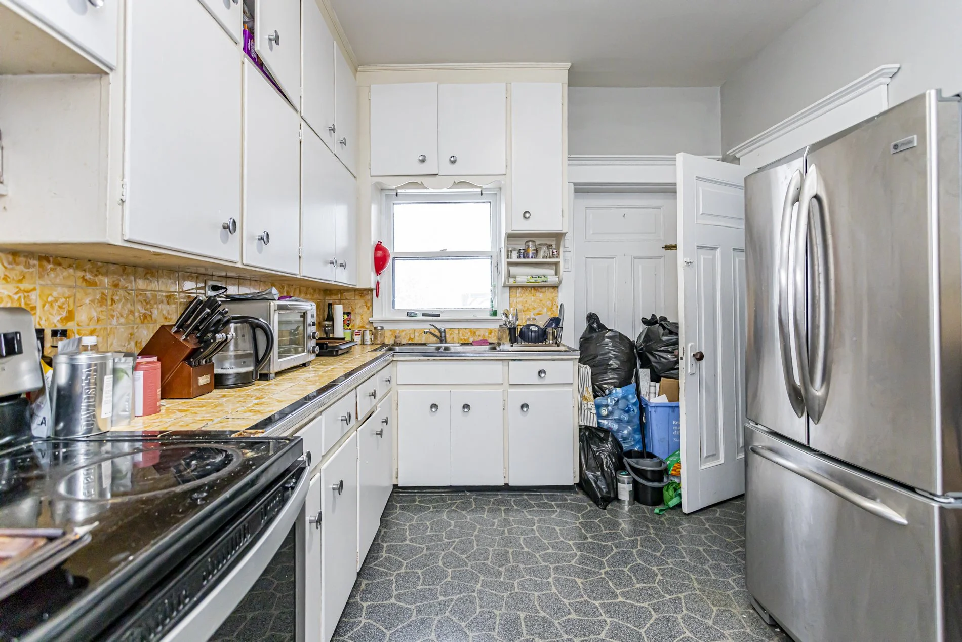 994 Richmond St_11.jpg