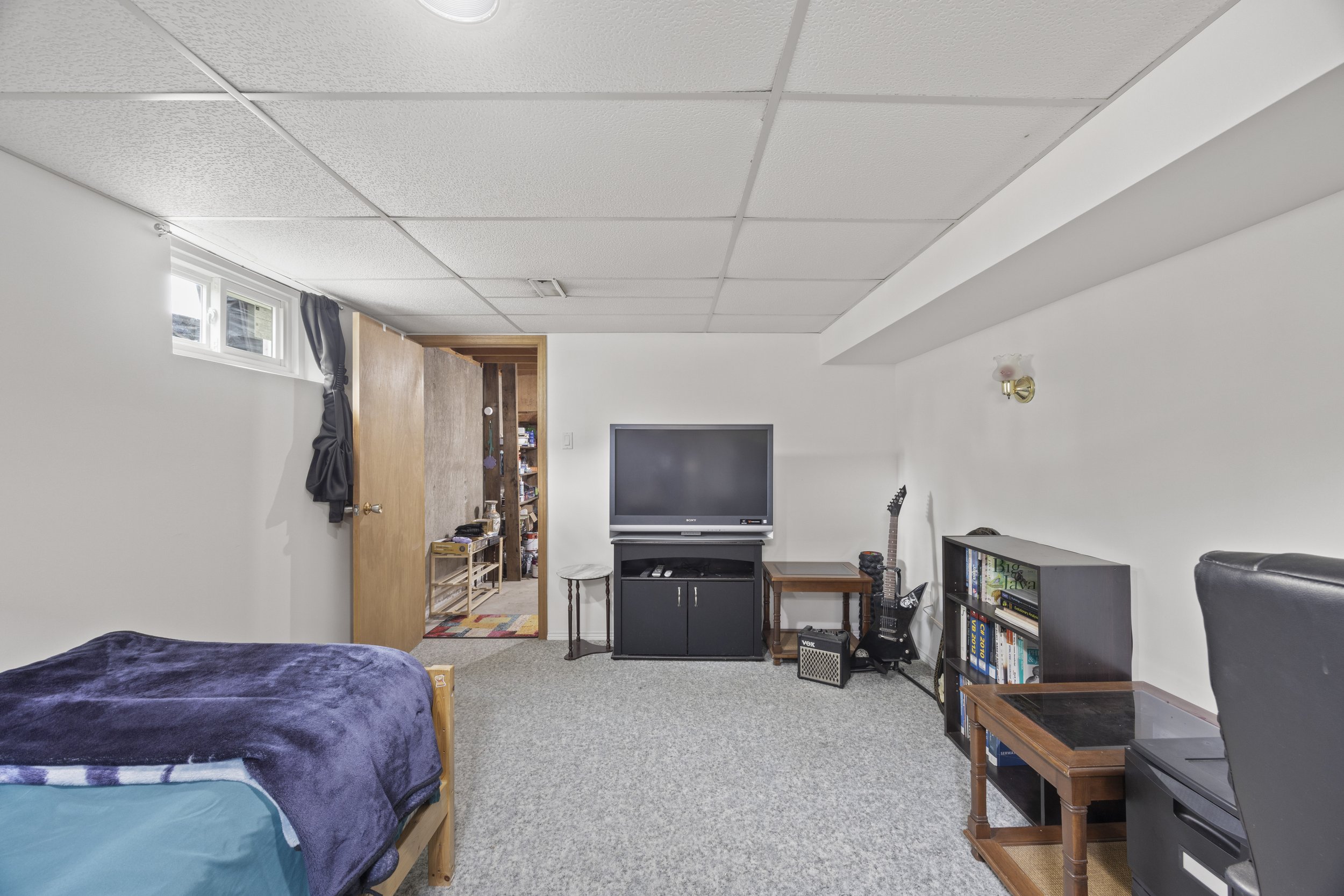 219 Burnside Dr -30.JPG
