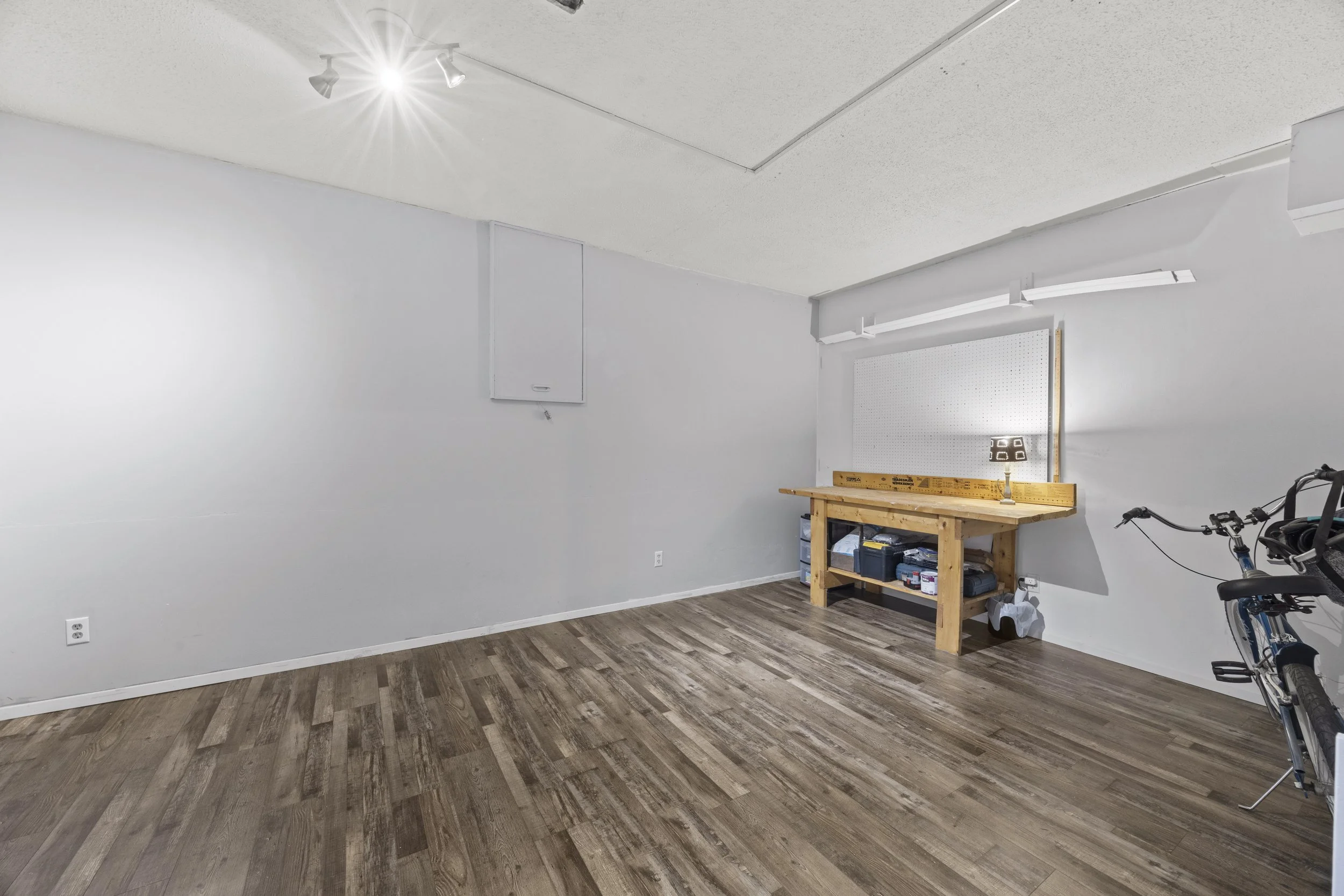 453 Wilkins St -15.JPG