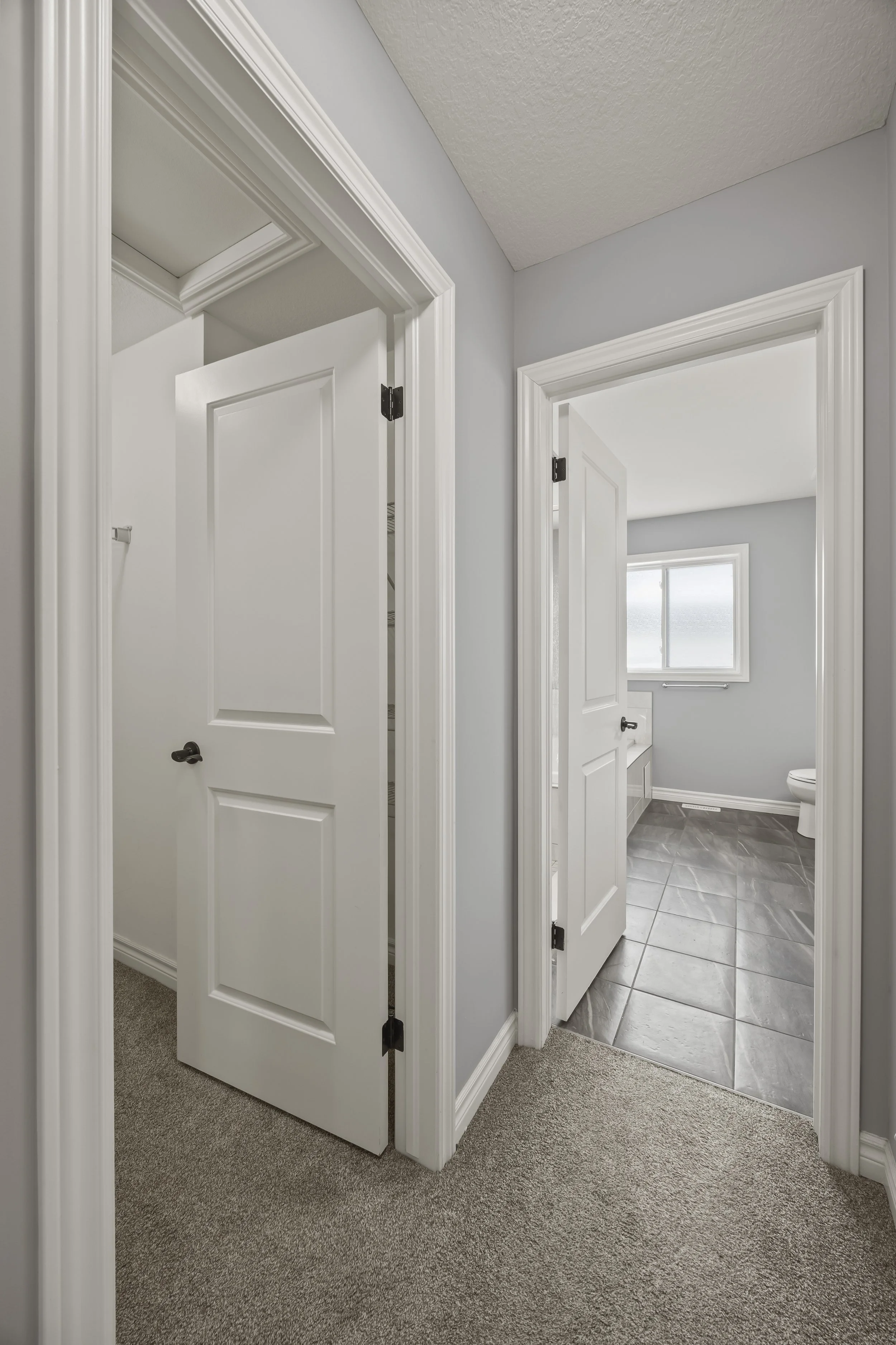 471 Sophia Cres -24.JPG