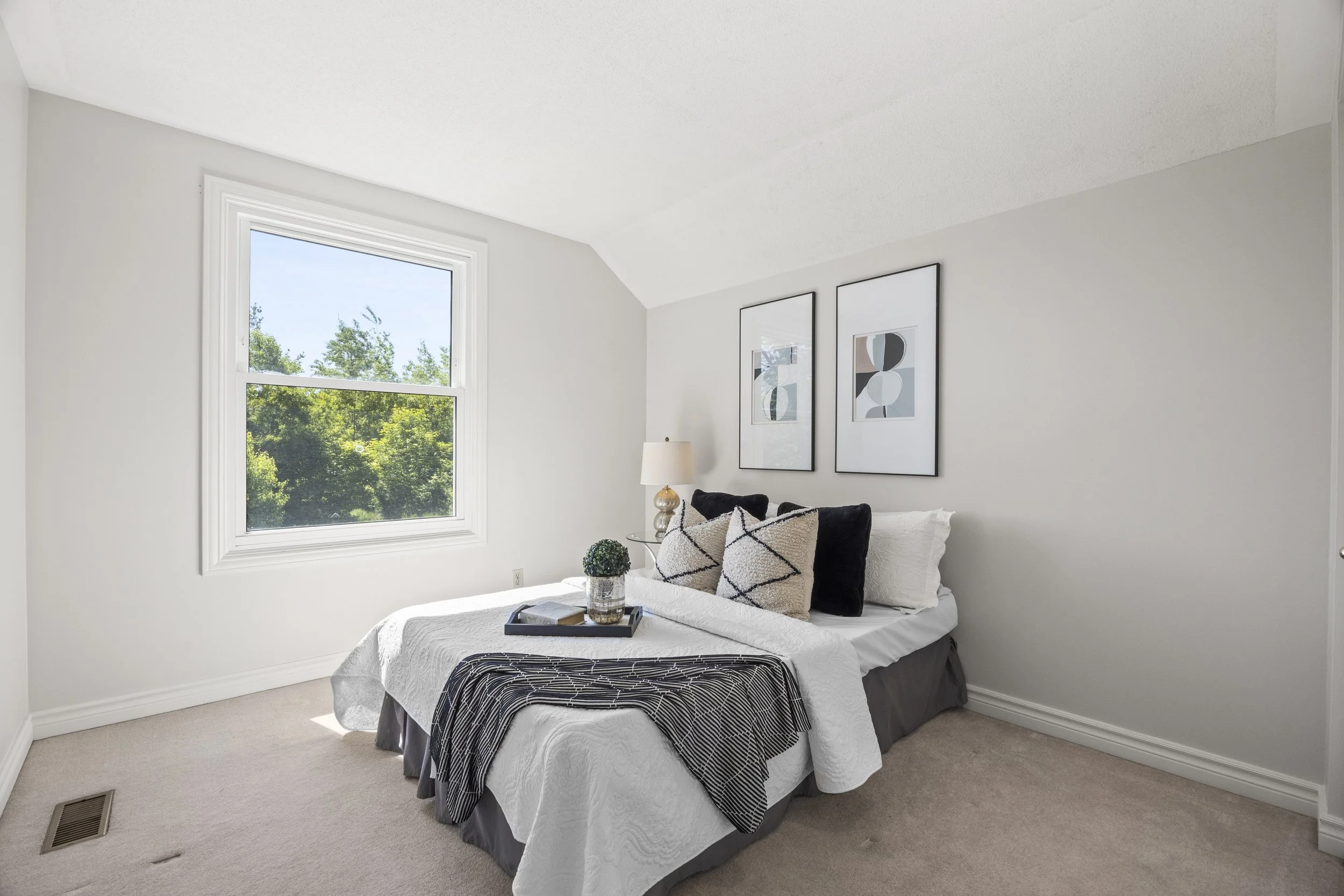 923 Farnham Rd -32.JPG