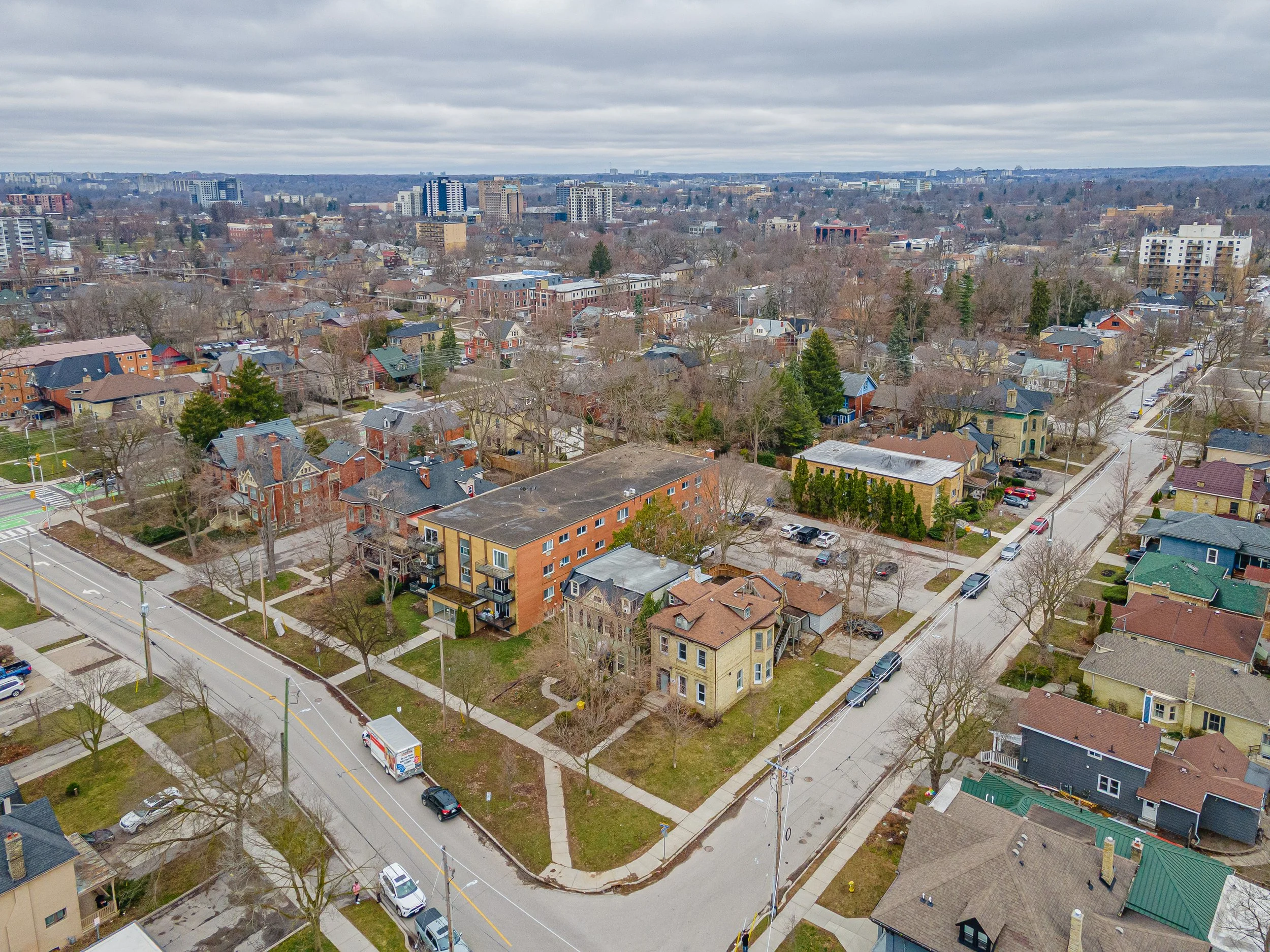 434 Dufferin Ave -40.jpg