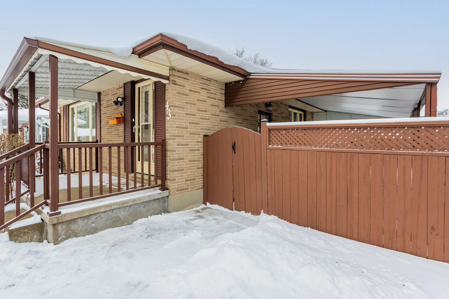 43 Frobisher Cres-5.jpg