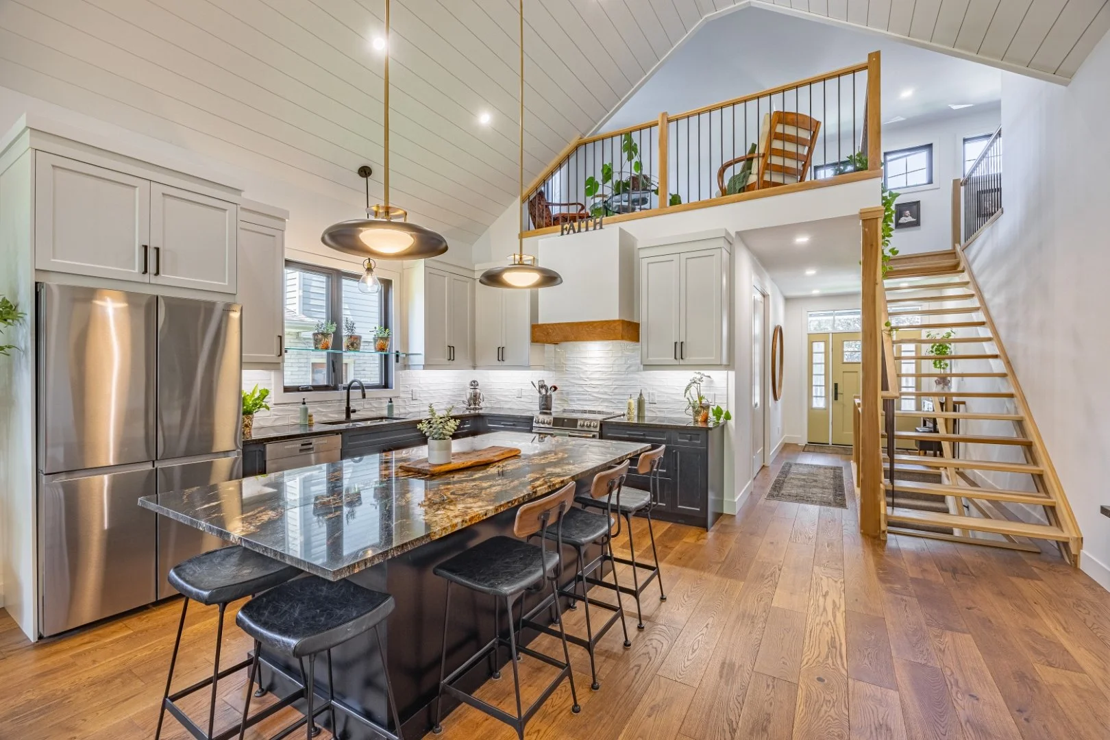 63 Guildford Cres-2.jpg