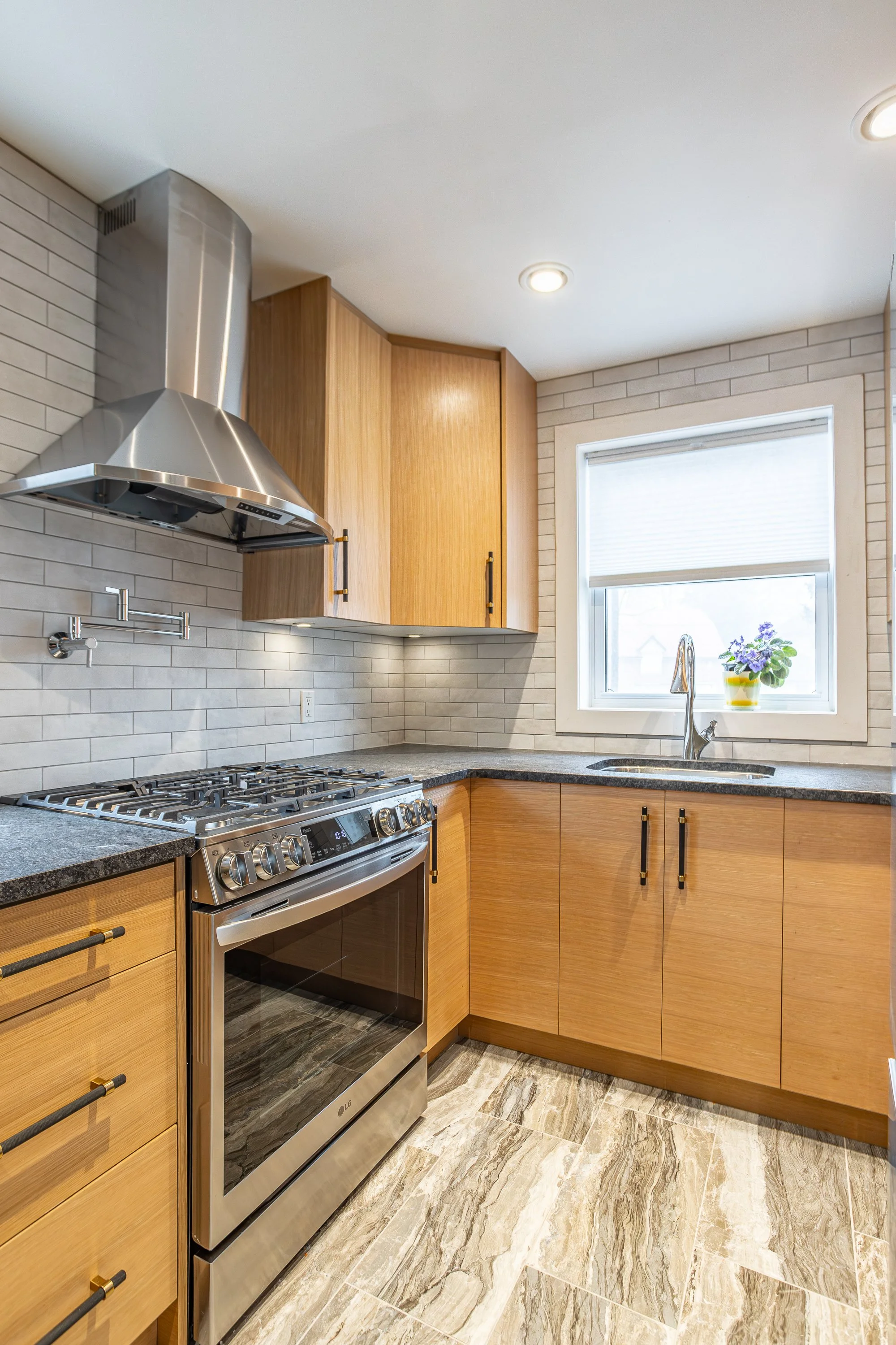 7017 Beattie St-8.jpg