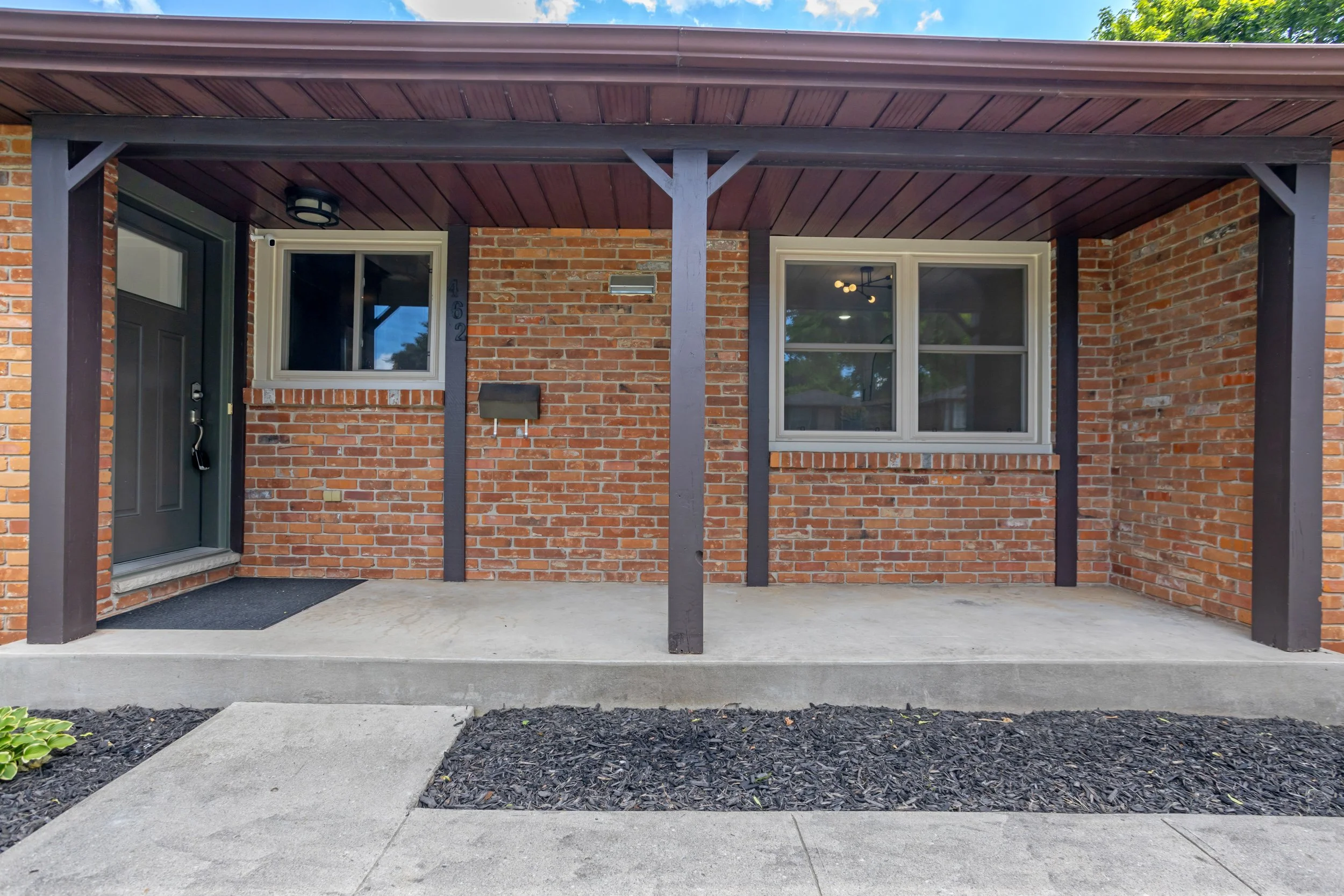 462 Grandview Ave-4.jpg