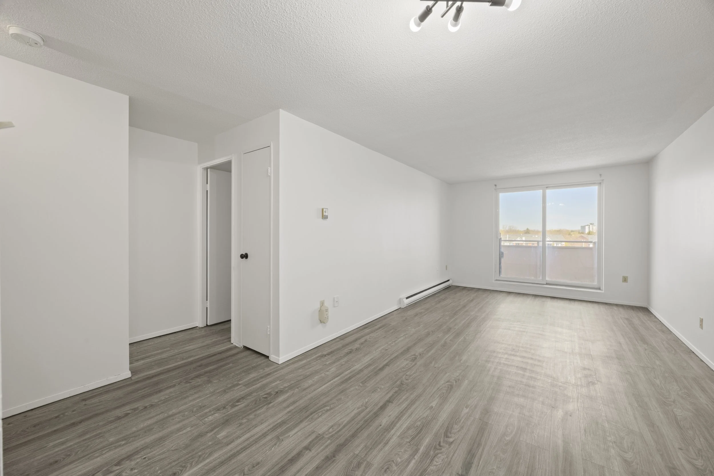 504-1104 Jalna Blvd -19.JPG