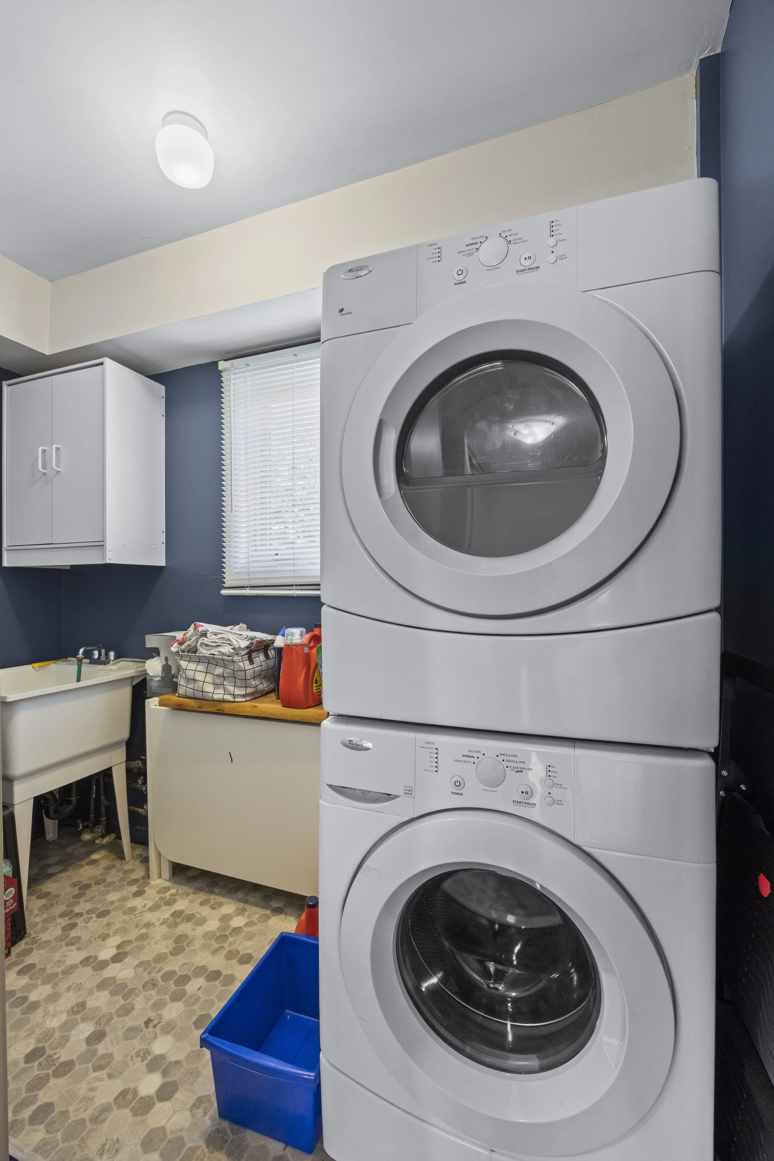 25-9 Ailsa Place-23.JPG