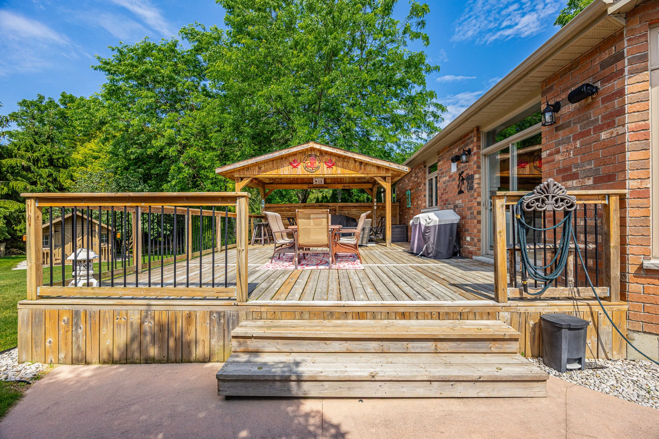 EXT UPDATE - 10159 Meadowlily Cres-12.jpg