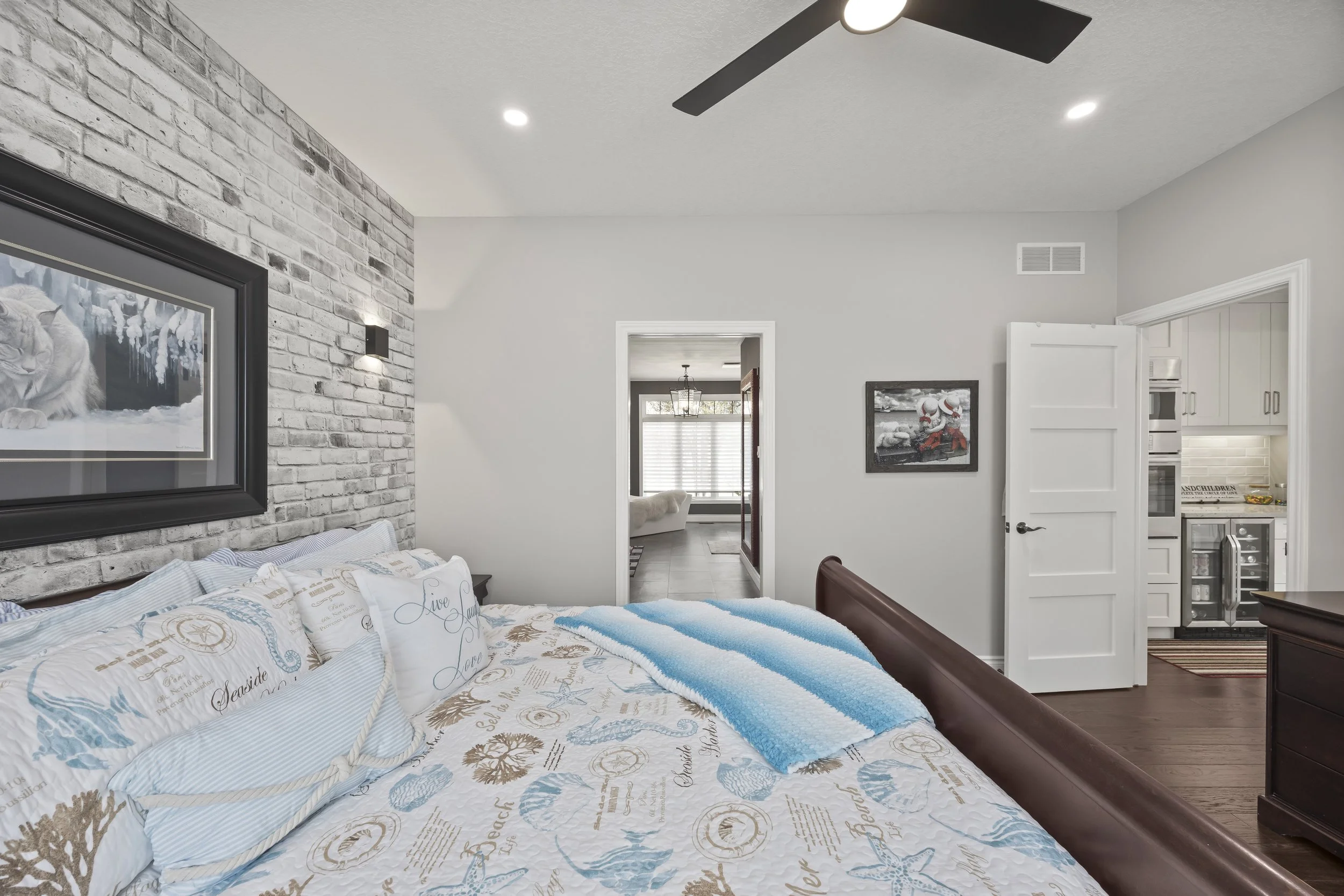 10159 Meadowlily Cres -23.JPG