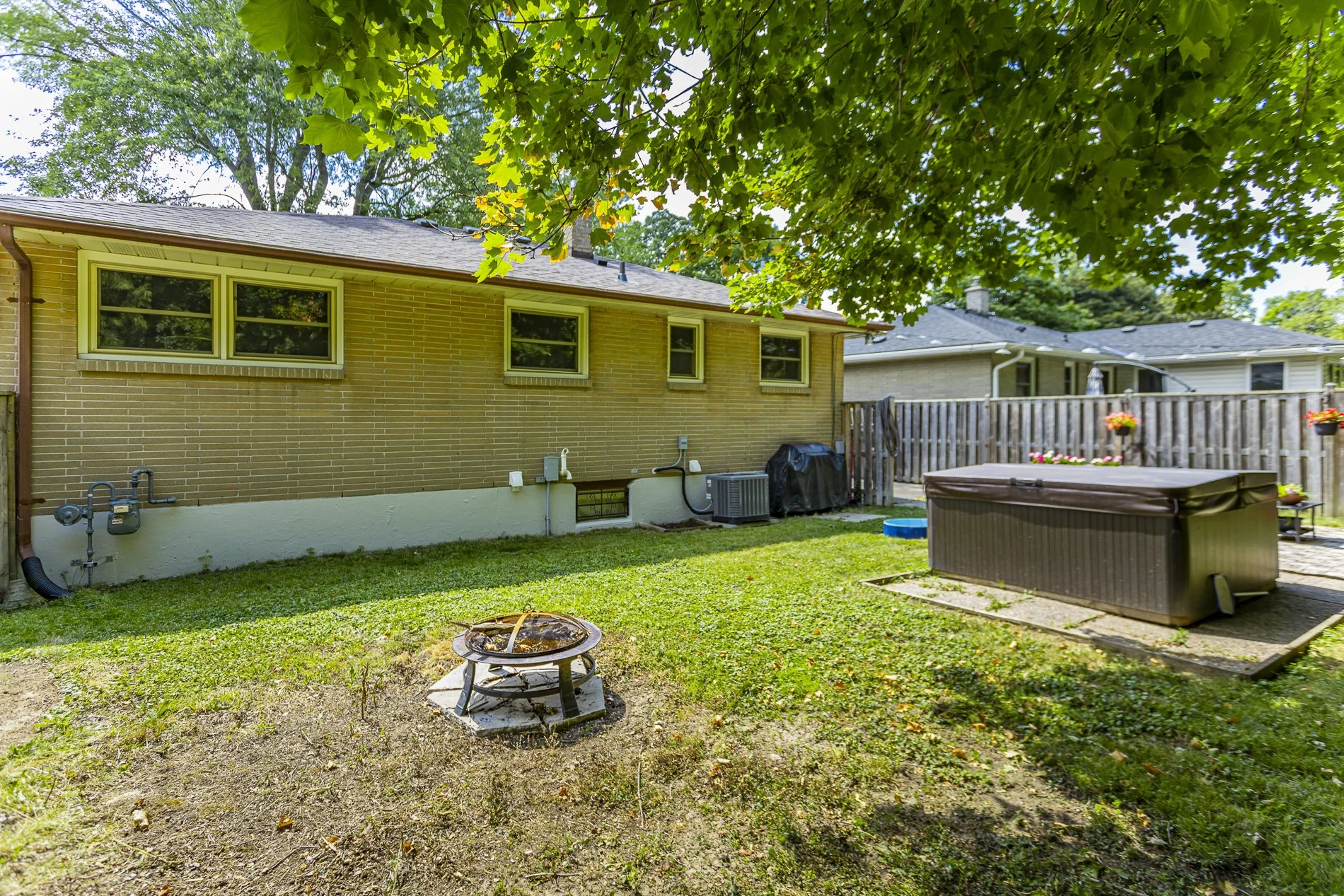 36 Thorncrest Cres_37.jpg