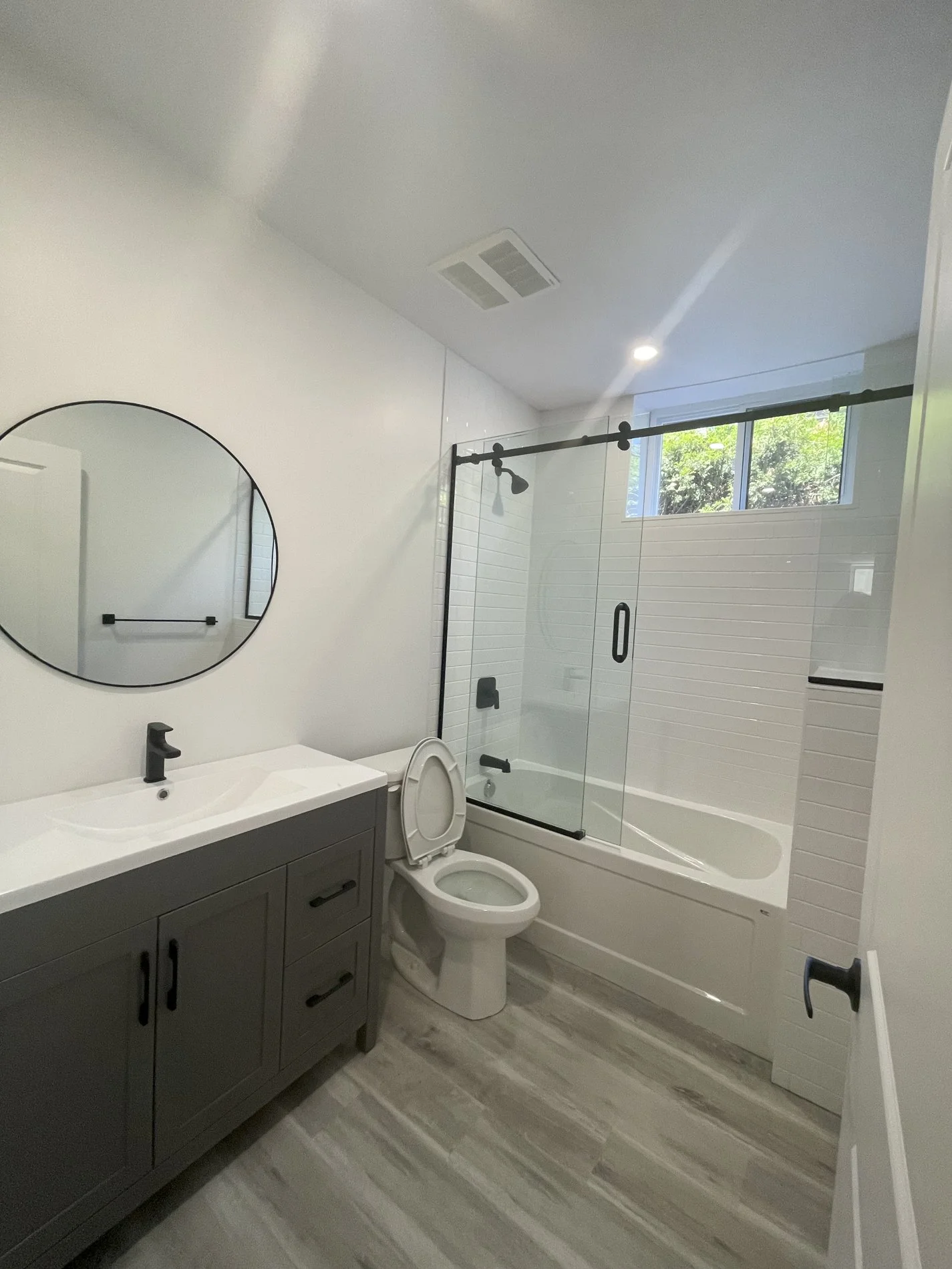 285 William St - Unit 1_10.JPG