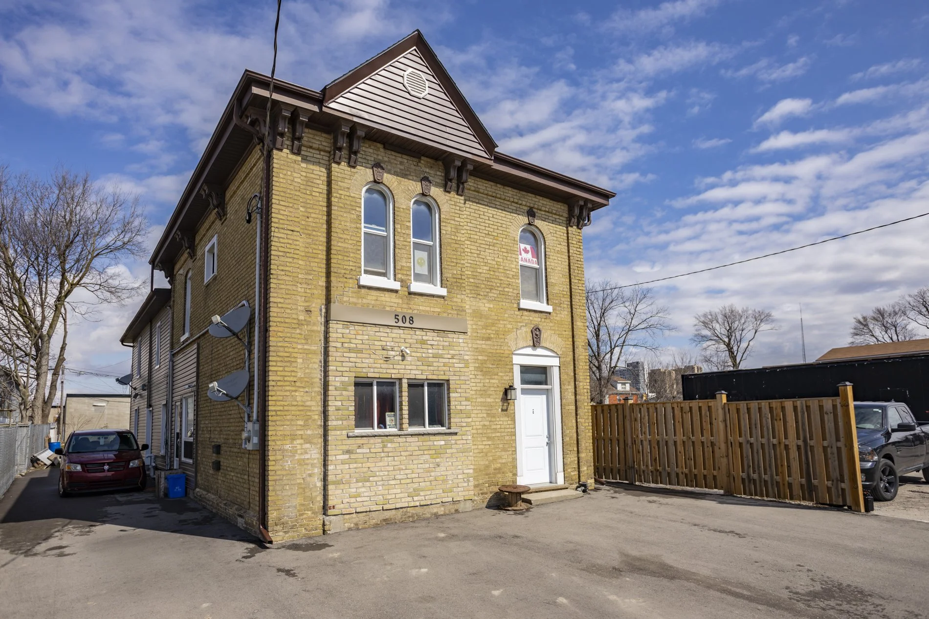 508 Horton St E_02.JPG