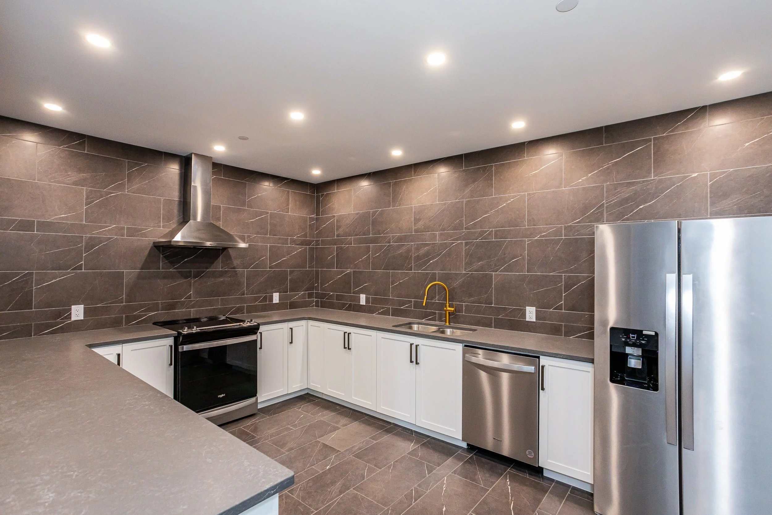 202-460 Callaway Rd-40.jpg