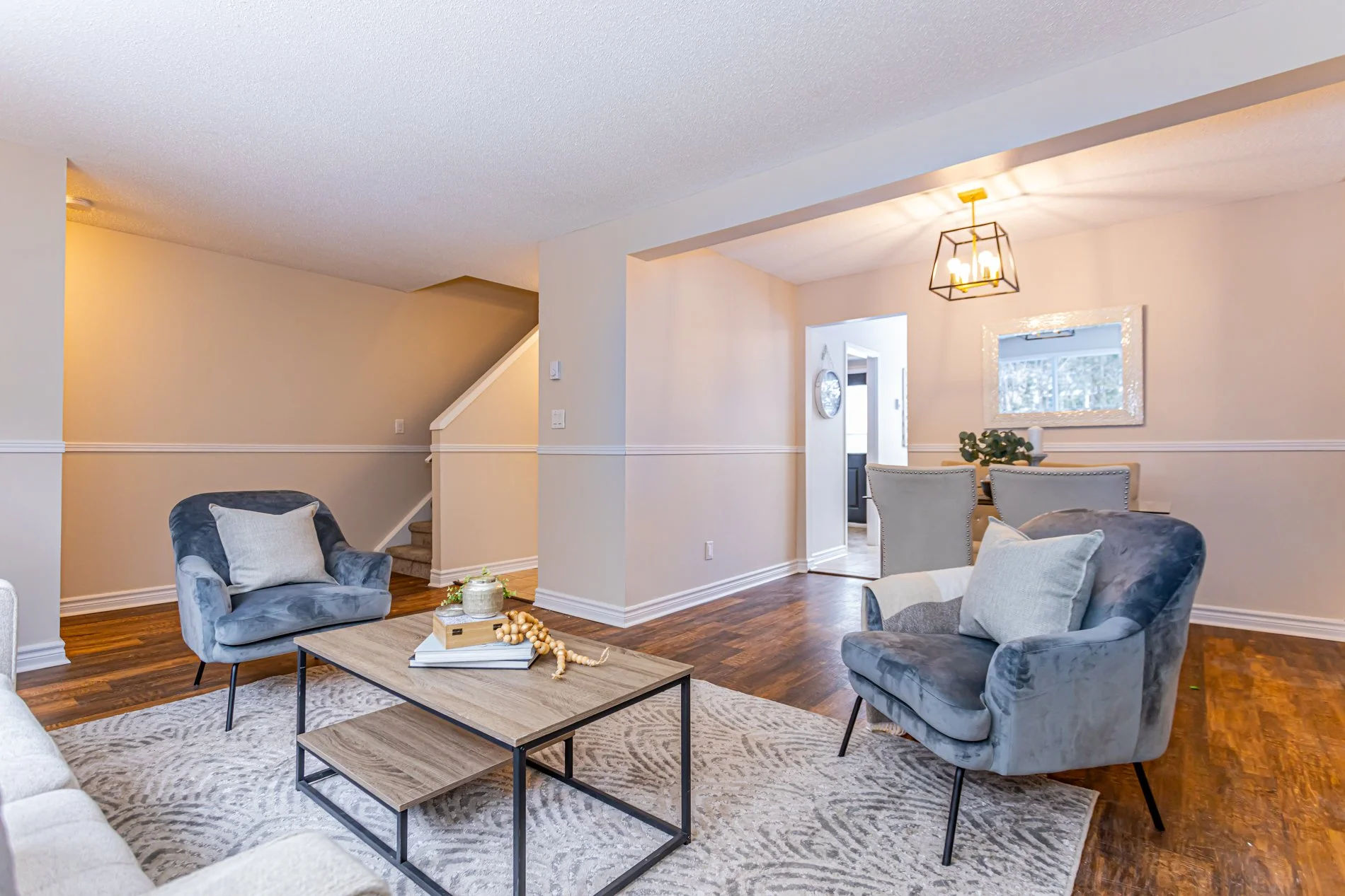 42-355 Sandringham Cres-13.jpg