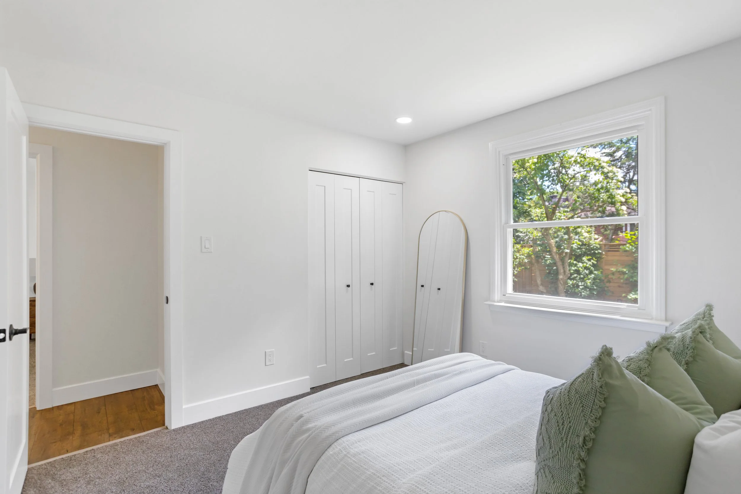 462 Grandview Ave-29.jpg