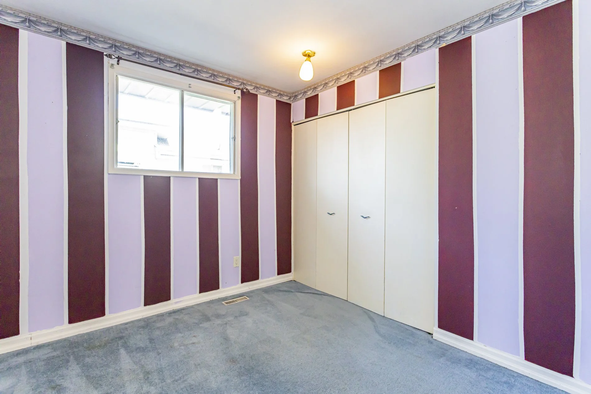 129 Nicholas Cres_18.jpg