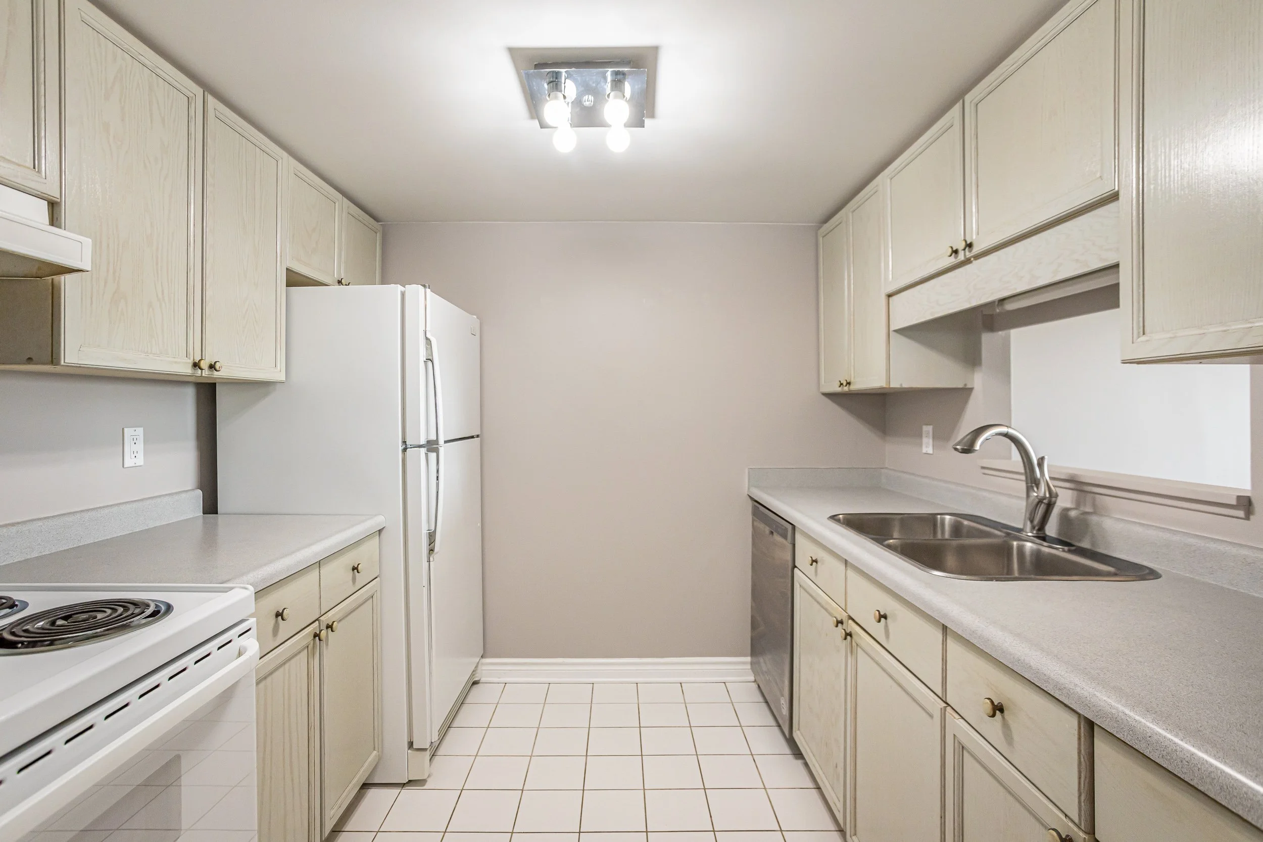 806-1510 Richmond St-6.jpg