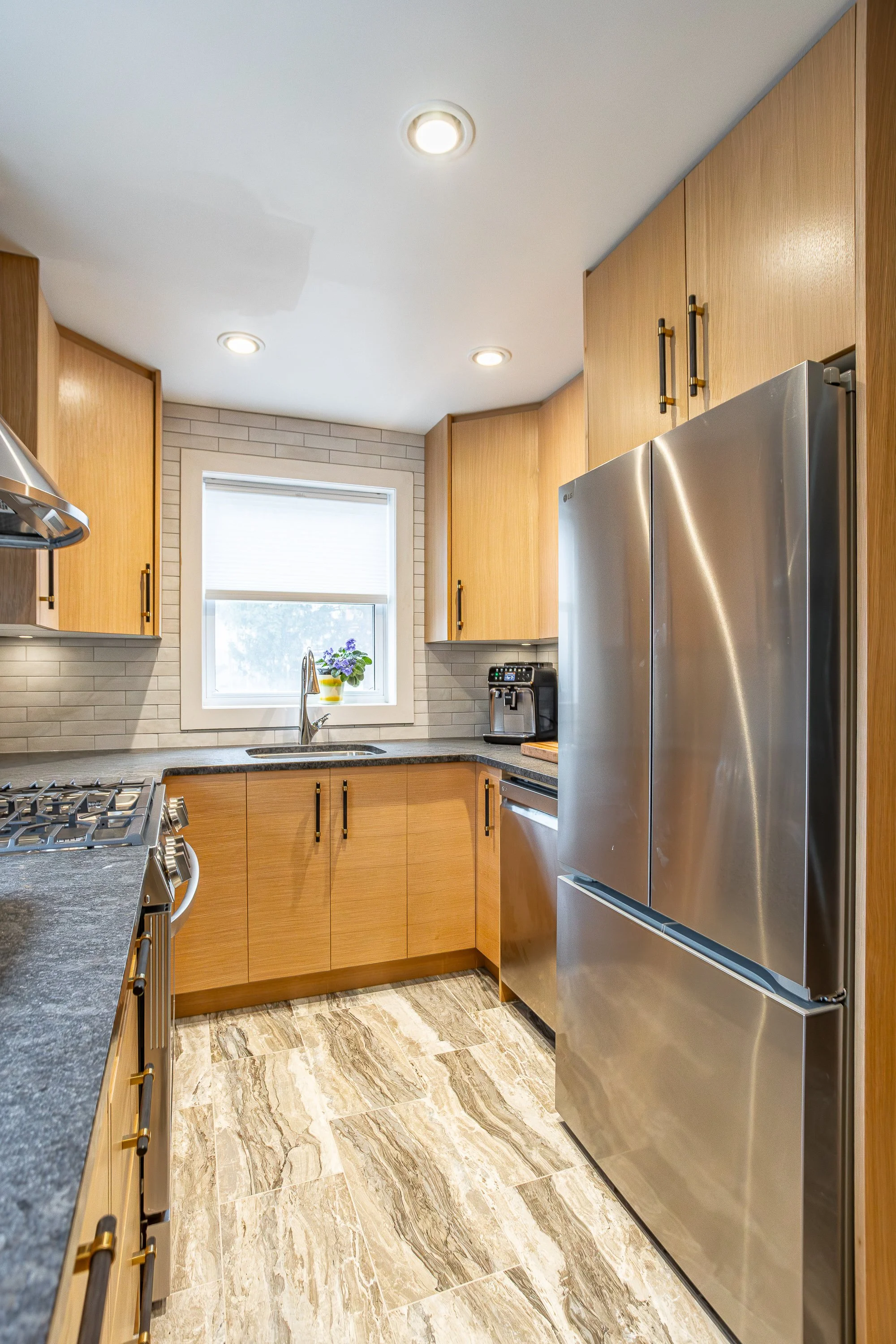 7017 Beattie St-11.jpg