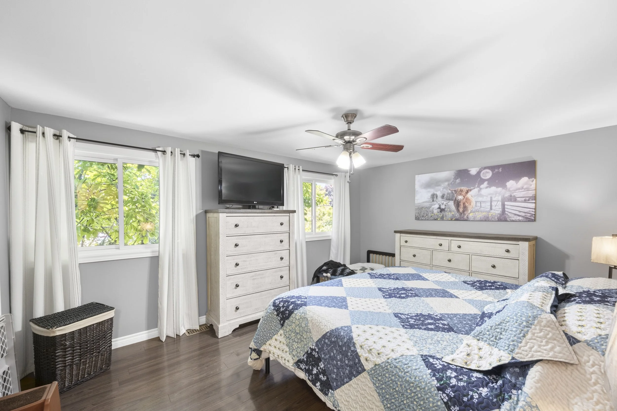219 Dundas St W -27.JPG