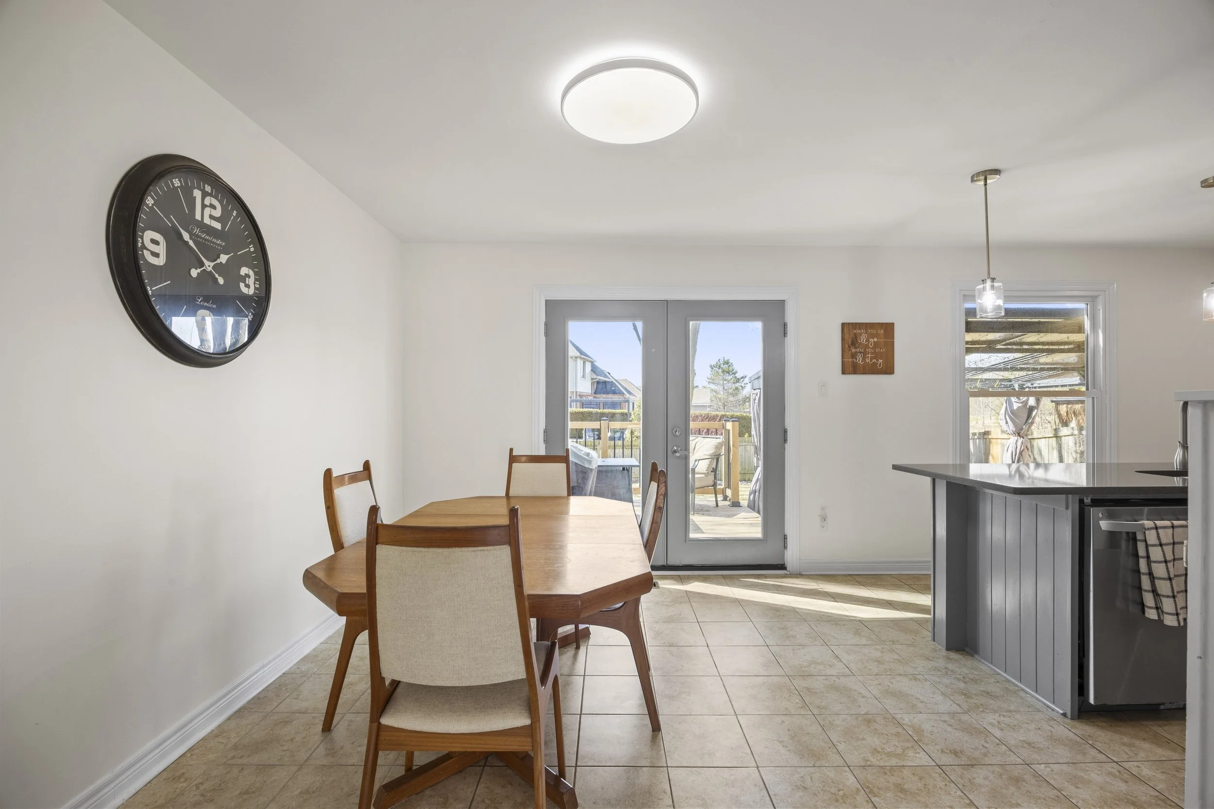 931 Farnham Rd -14.JPG