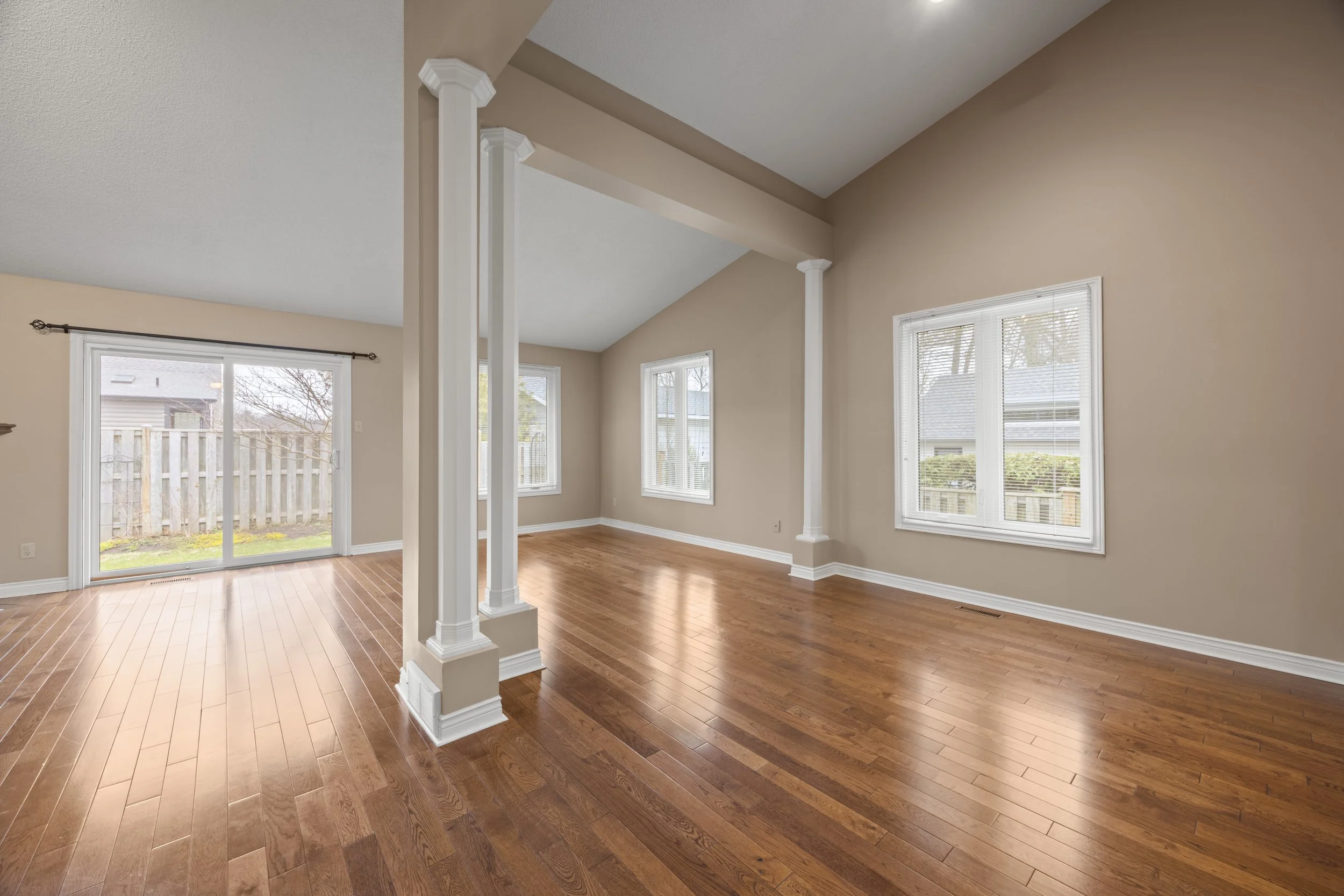 12-90 Ontario St S -09.JPG