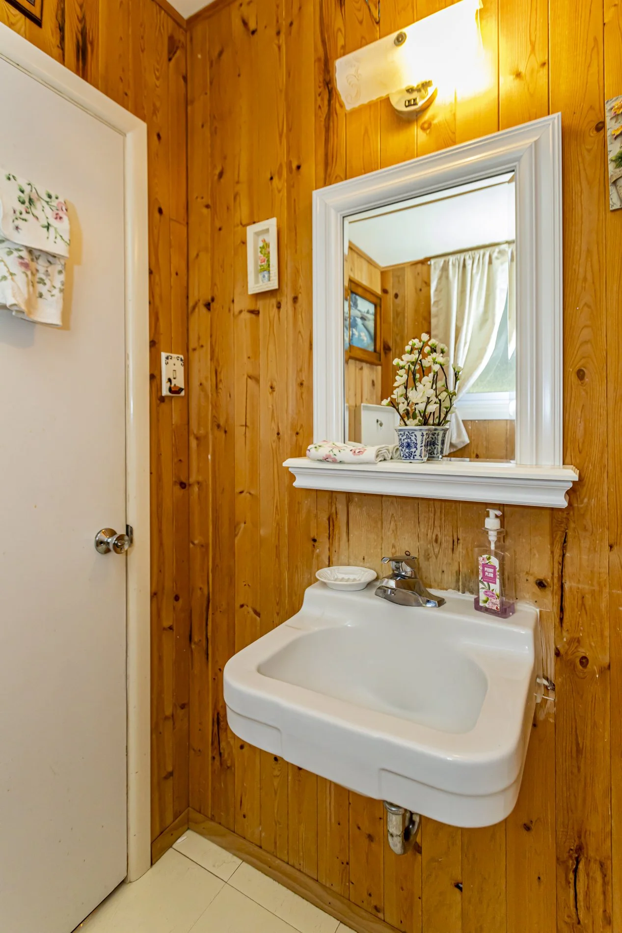 166 Base Line Rd W_29.JPG