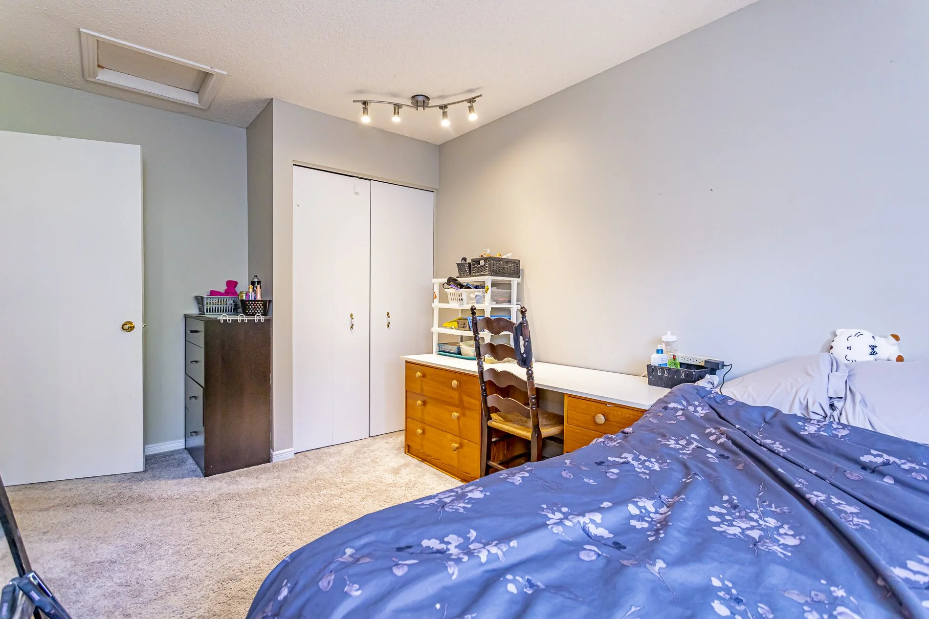 89 Midale Cres_26.jpg