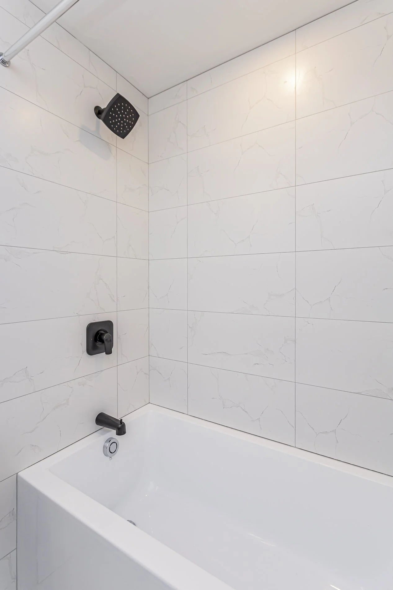 177-3900 Savoy St-Int_18.jpg