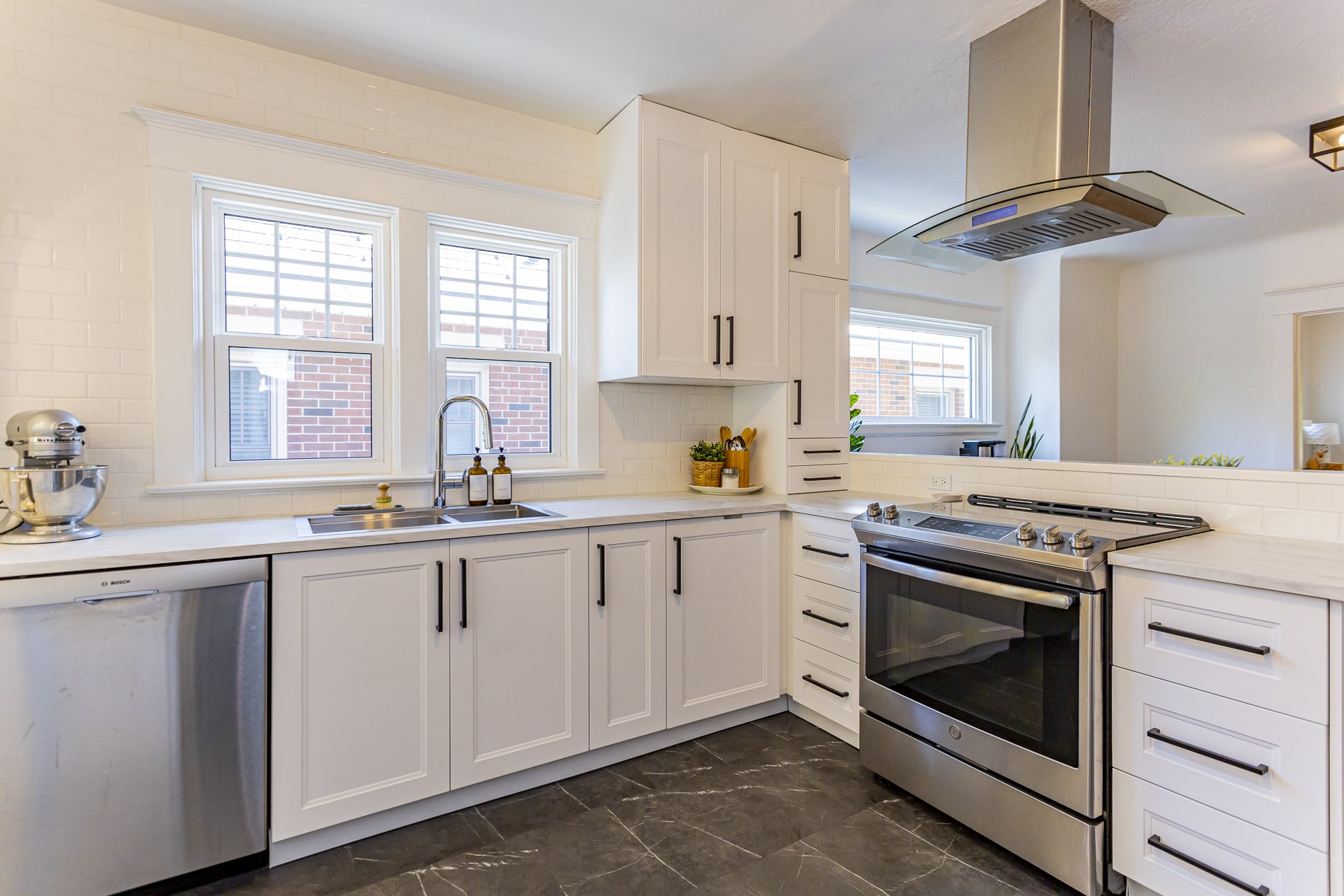 668 Emery St_20.jpg