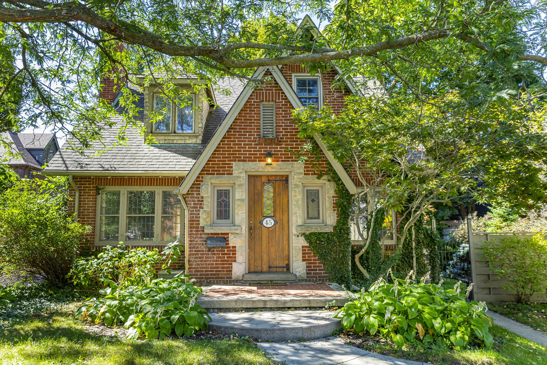 45 Carfrae Cres_01.jpg