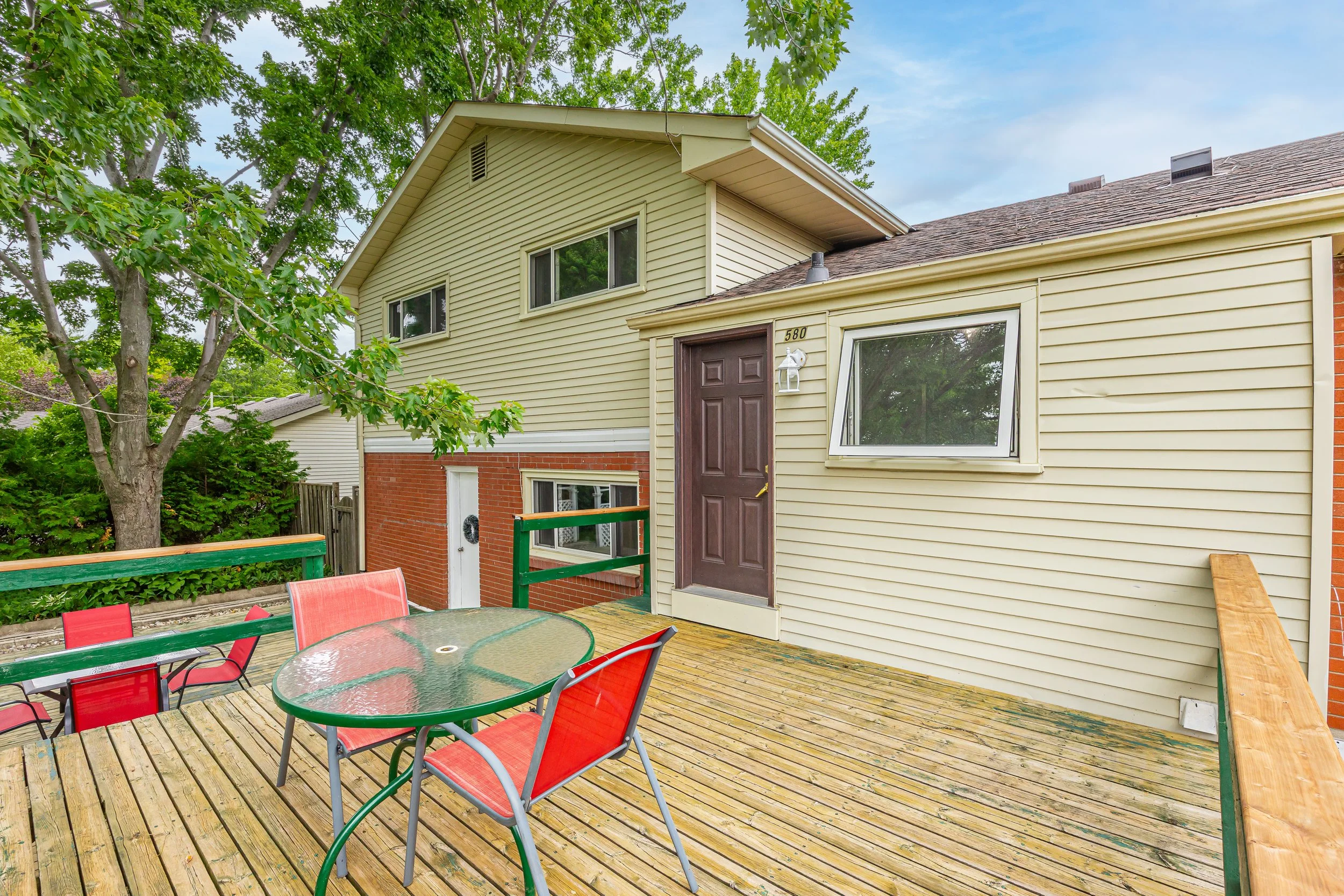 580 Salway St -46.jpg