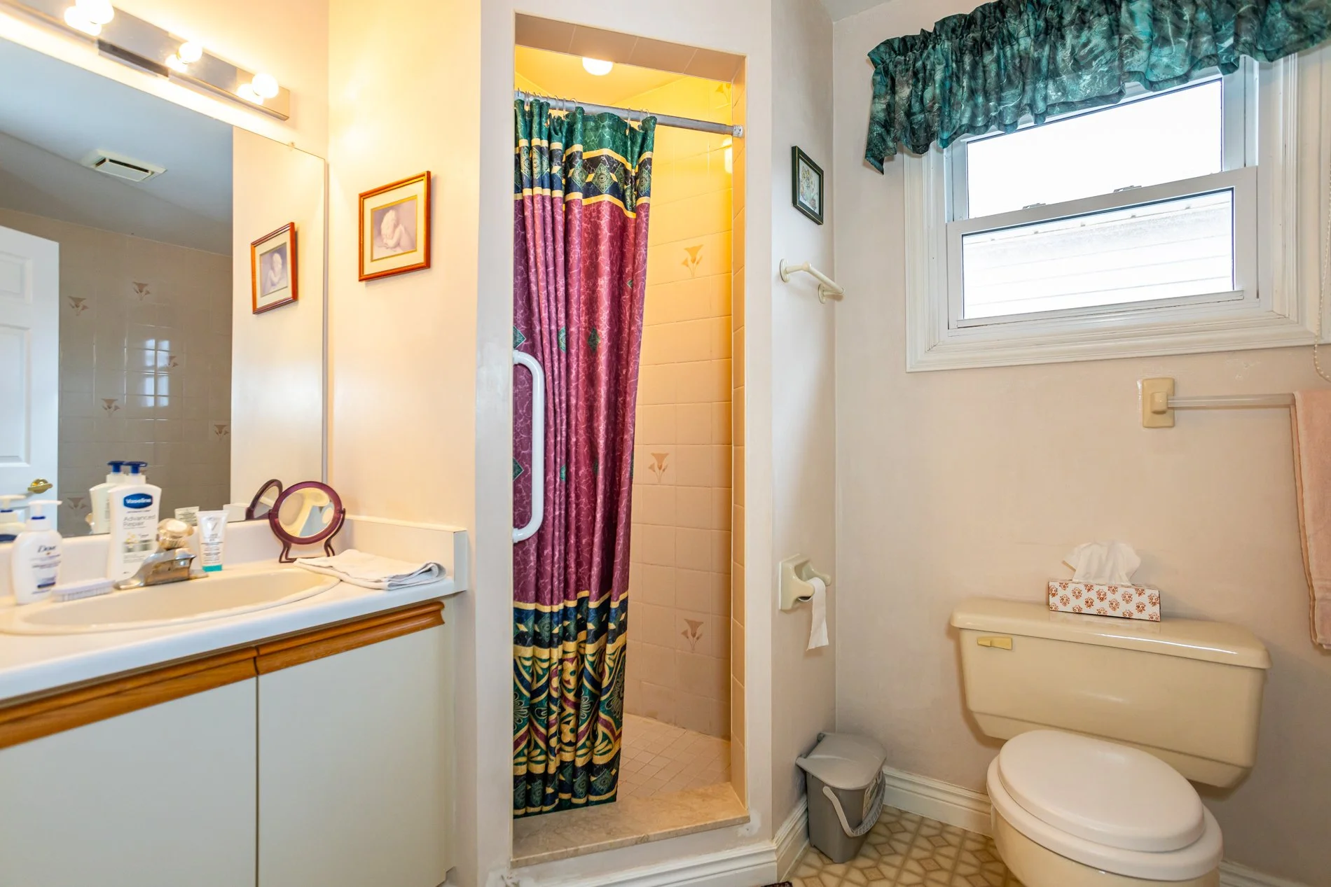 60 Hawkins Cres-25.jpg