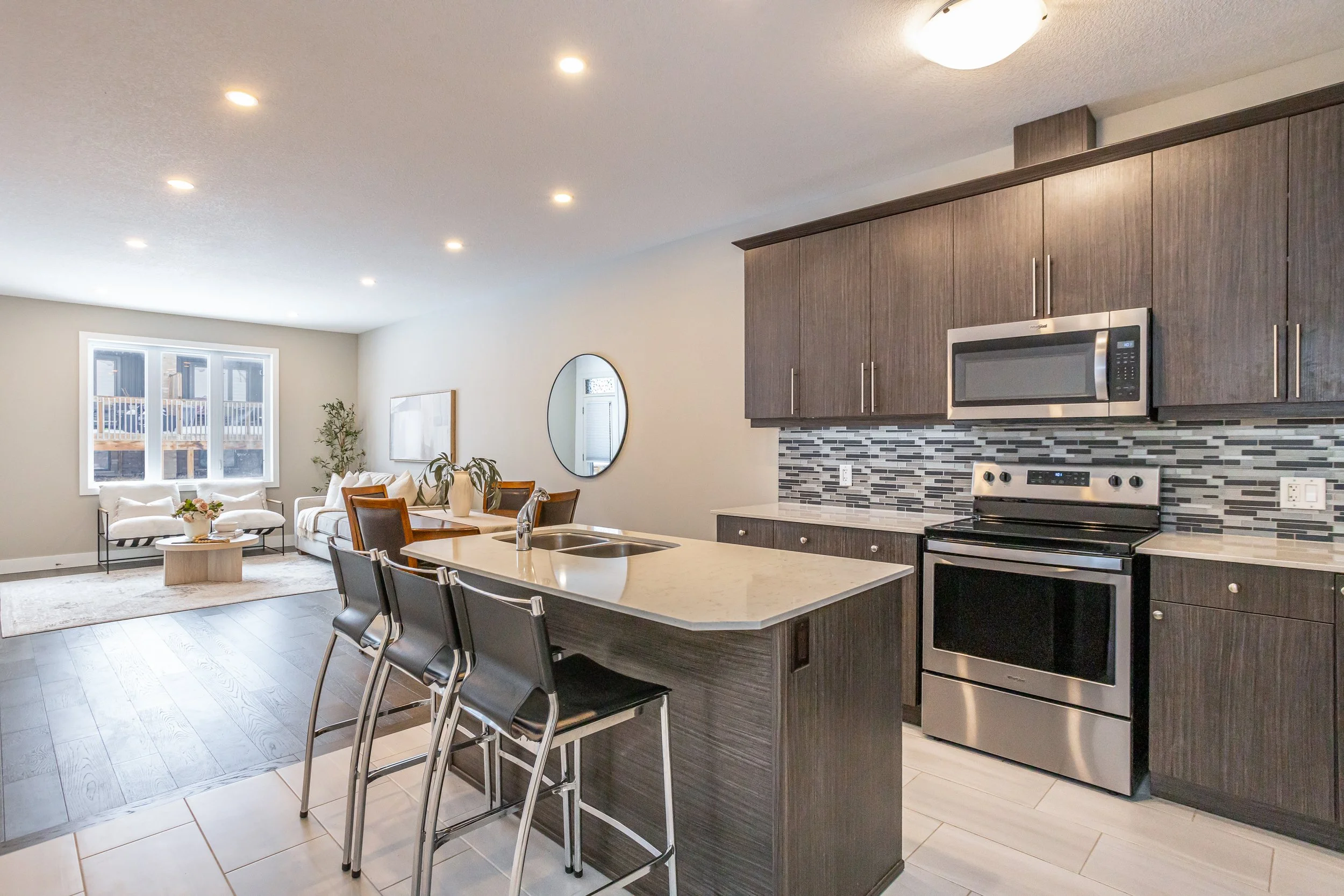 7-1347 Whetherfield St-8.jpg