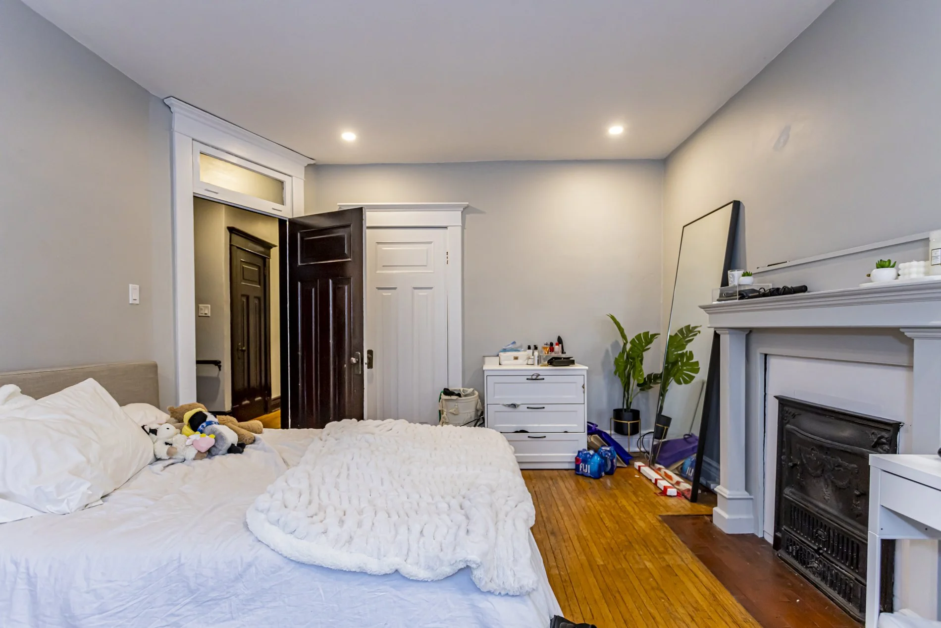 994 Richmond St_28.jpg