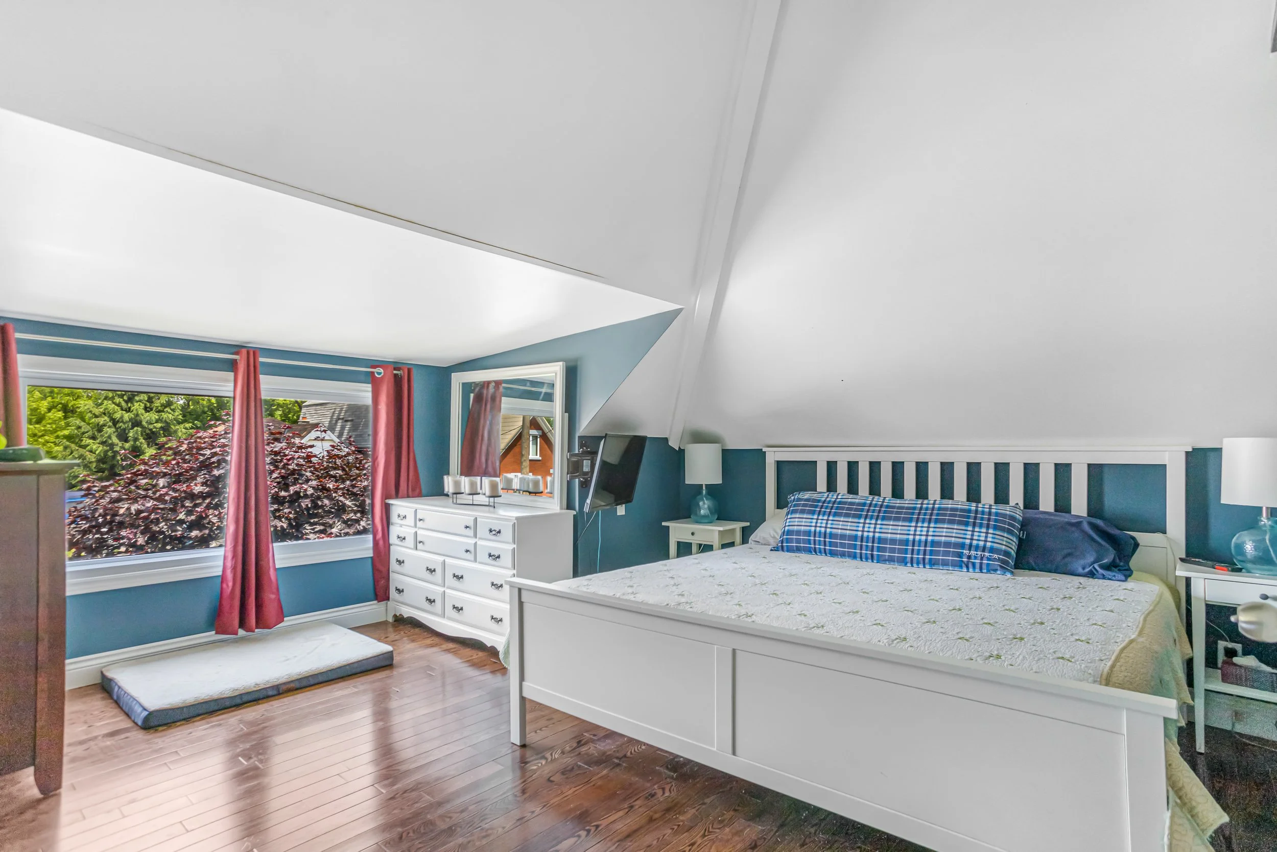 971 Hackett St-26.jpg