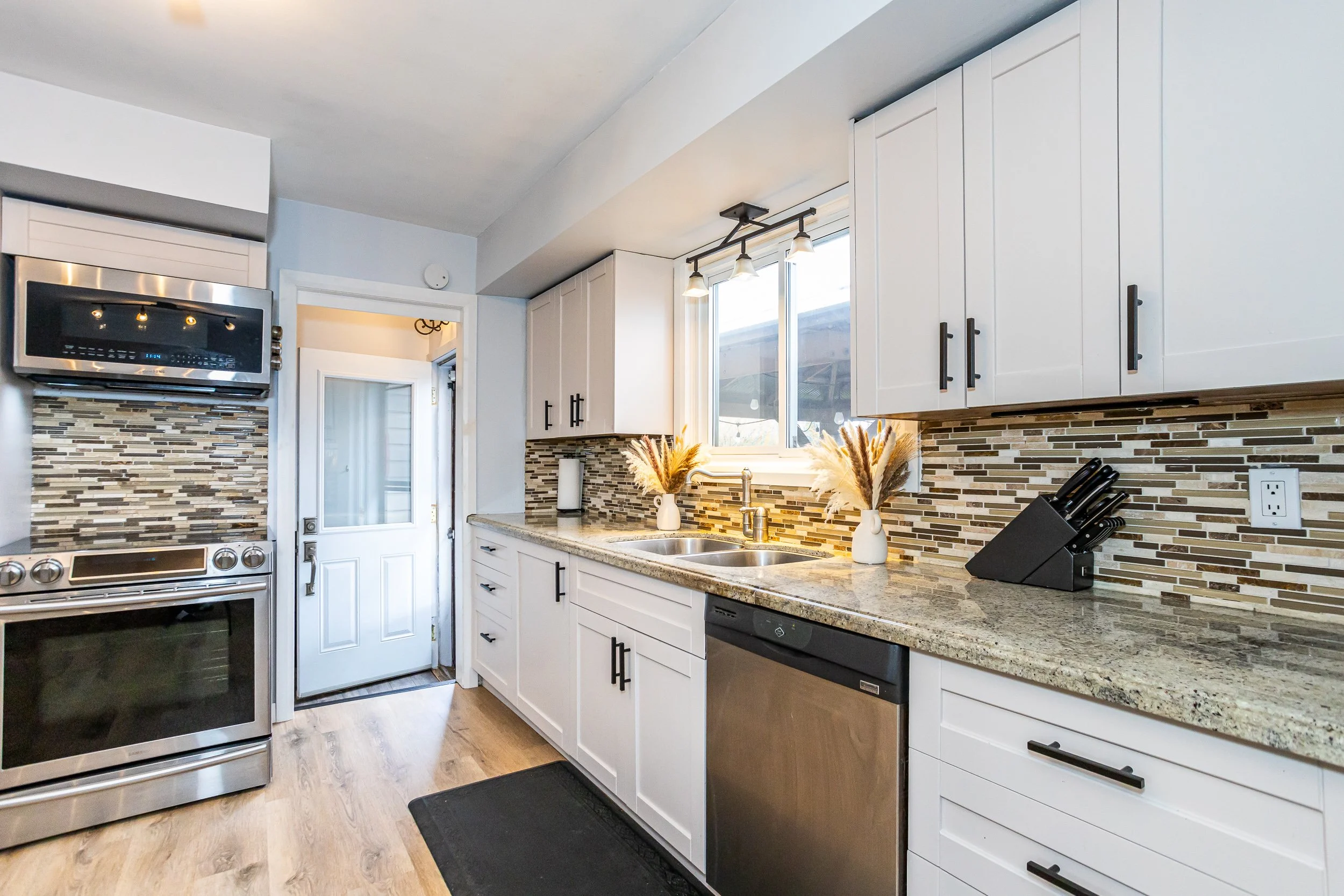 672 Alanbrook St Reshoot-13.jpg