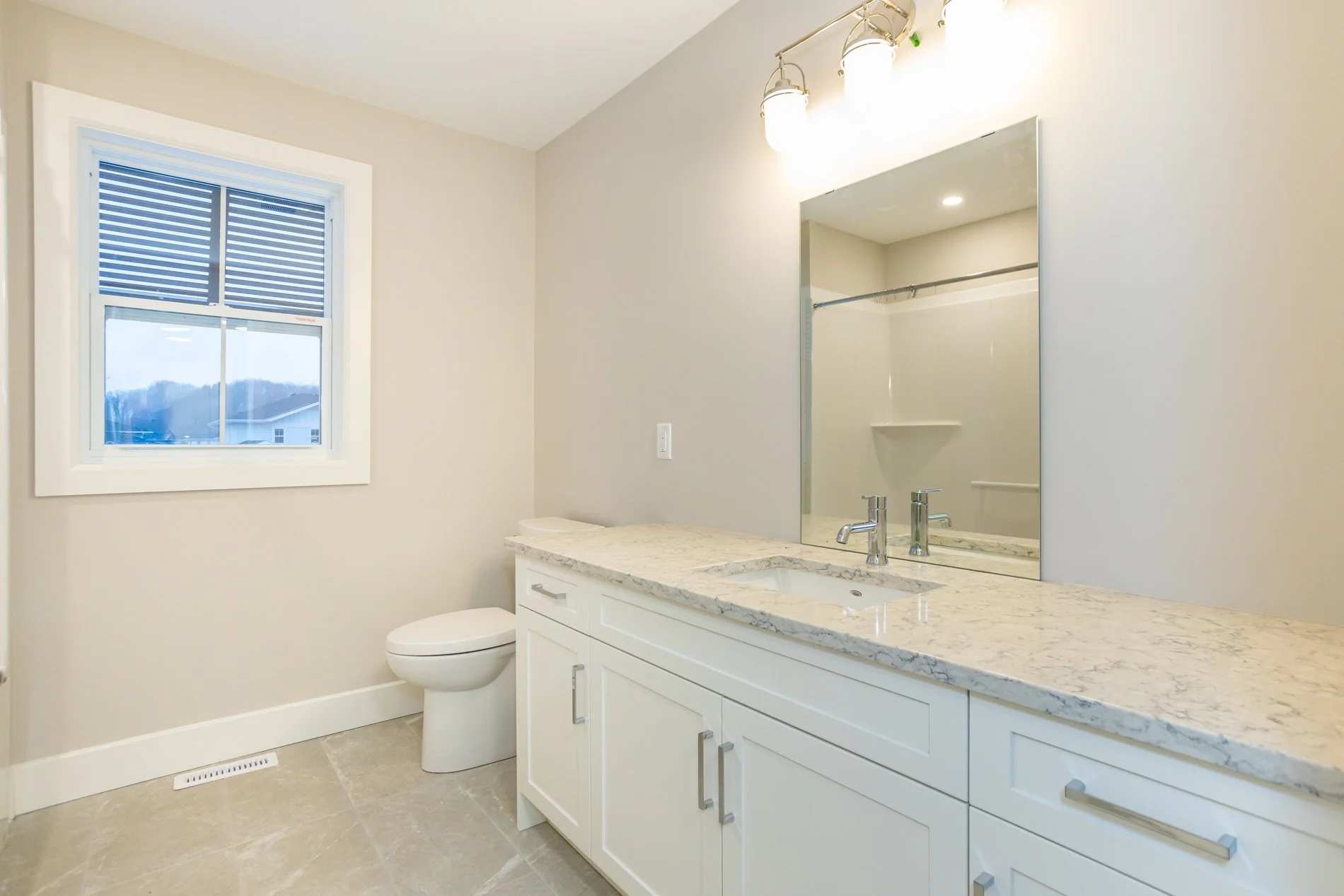 413 Breakwater Blvd-36.jpg