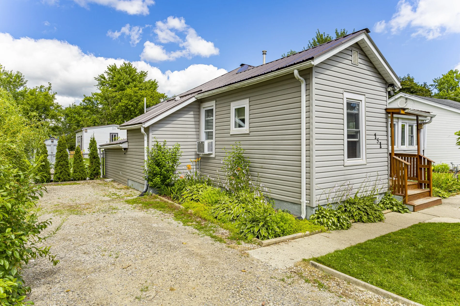 151 Simpson St_04.jpg