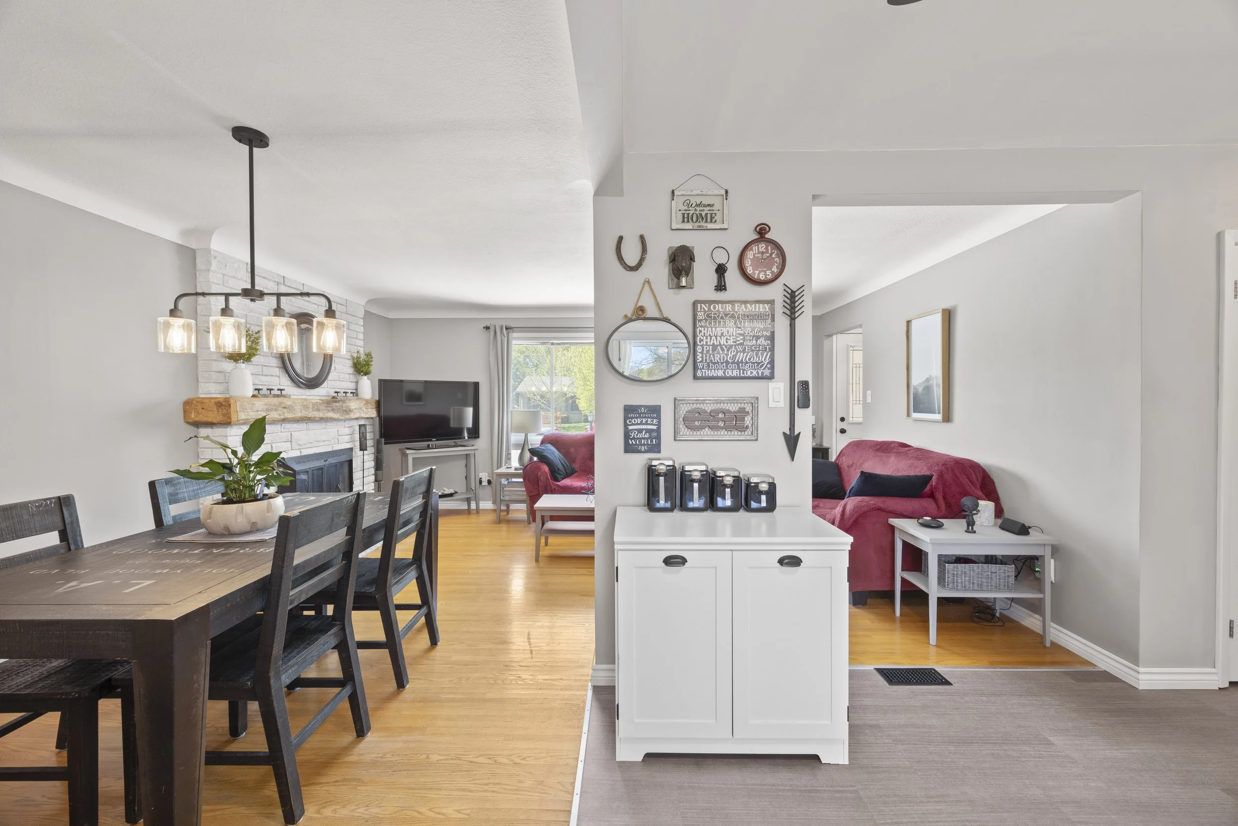 430 Magnolia Cres -18.JPG
