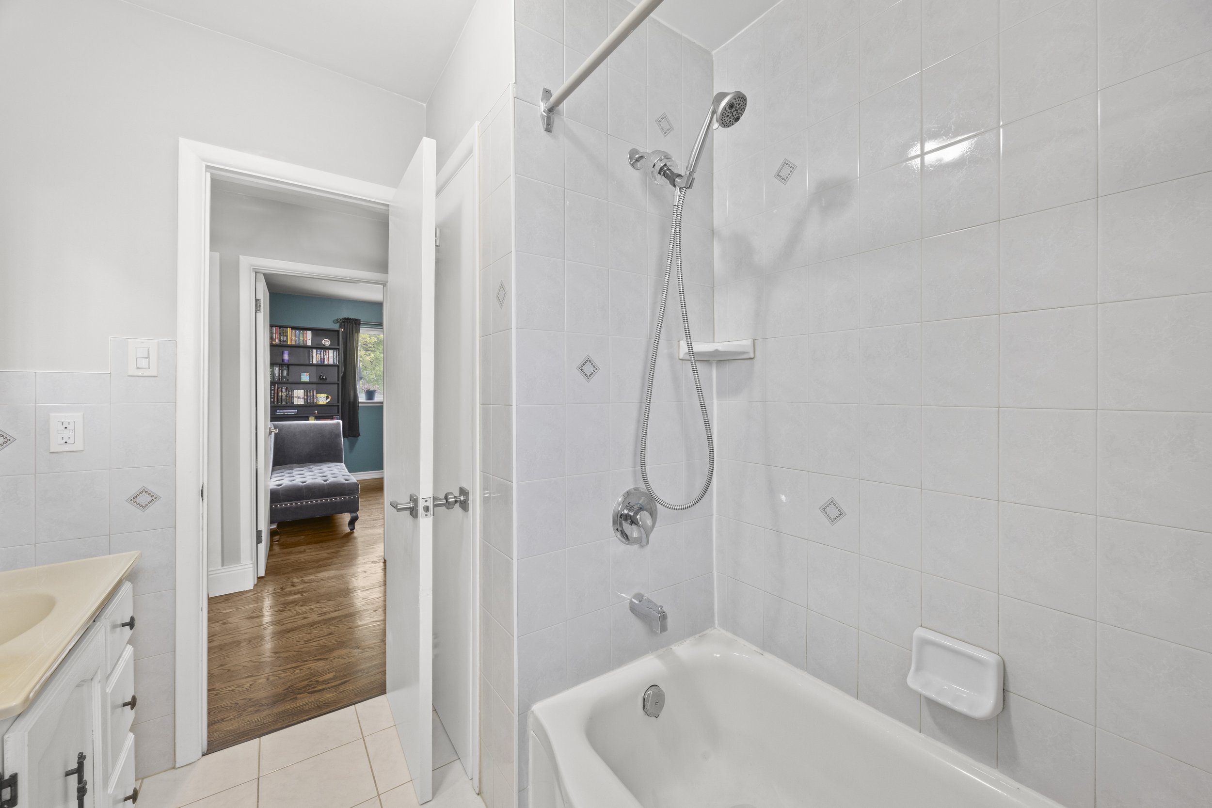 219 Burnside Dr -24.JPG