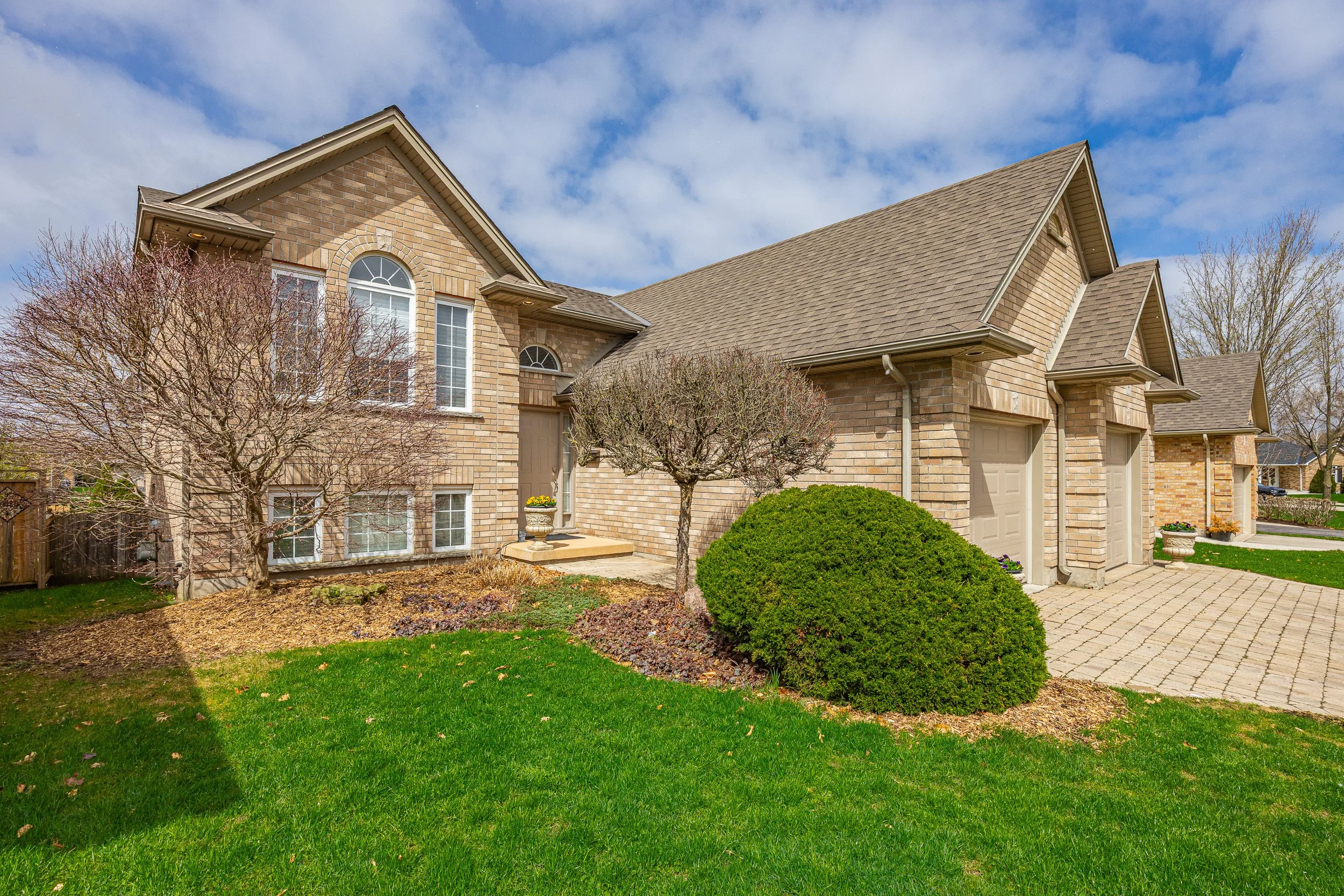 4 Oakwood Crt -04.jpg