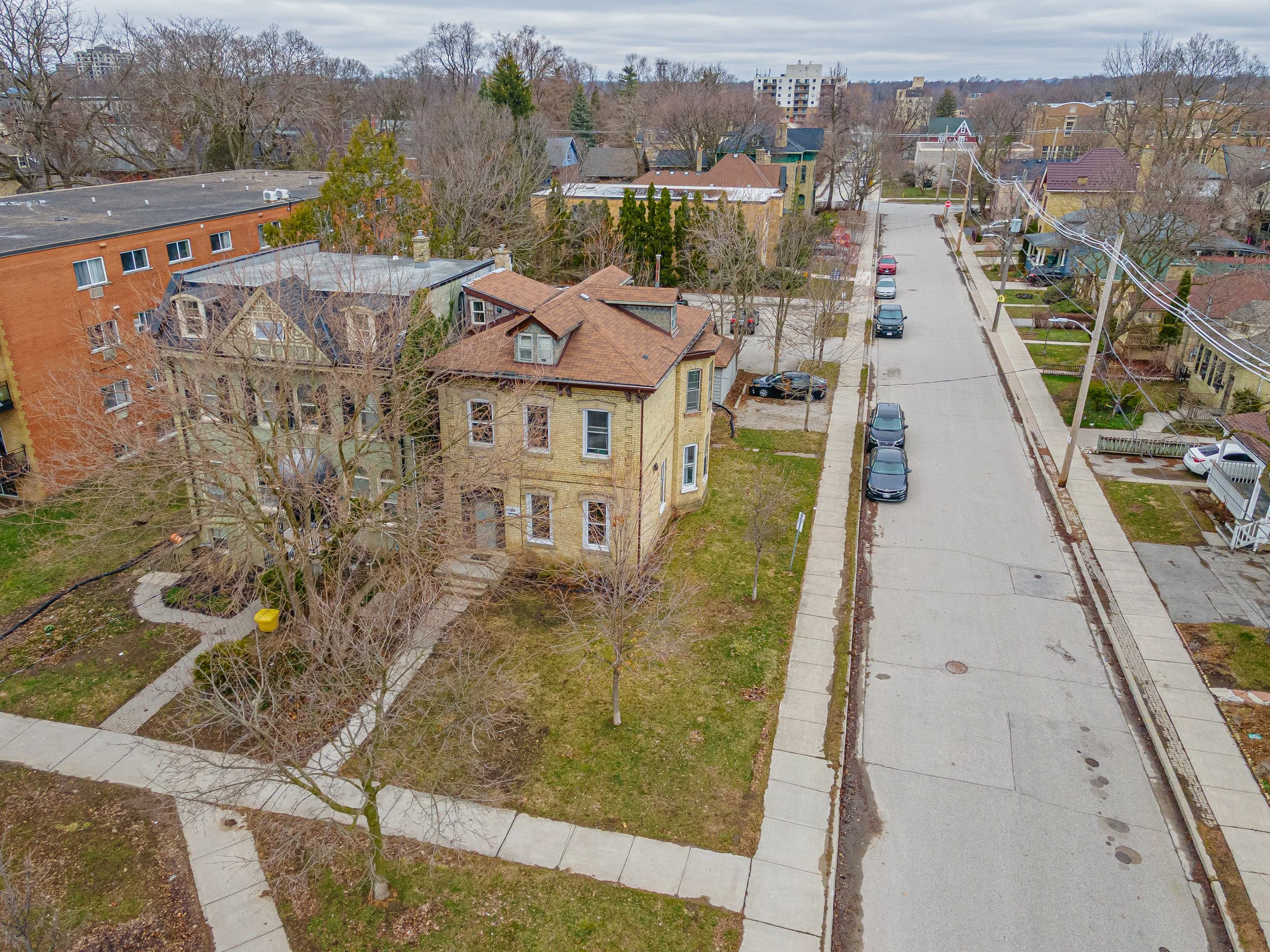 434 Dufferin Ave -39.jpg